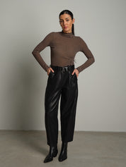 Pantalone ecopelle balloon cintura Nero Haveone PVS-R346;Pantalone ecopelle balloon cintura Nero Haveone PVS-R346 — foto 2;Pantalone ecopelle balloon cintura Nero Haveone PVS-R346 — foto 3;Pantalone ecopelle balloon cintura Nero Haveone PVS-R346 — foto 4