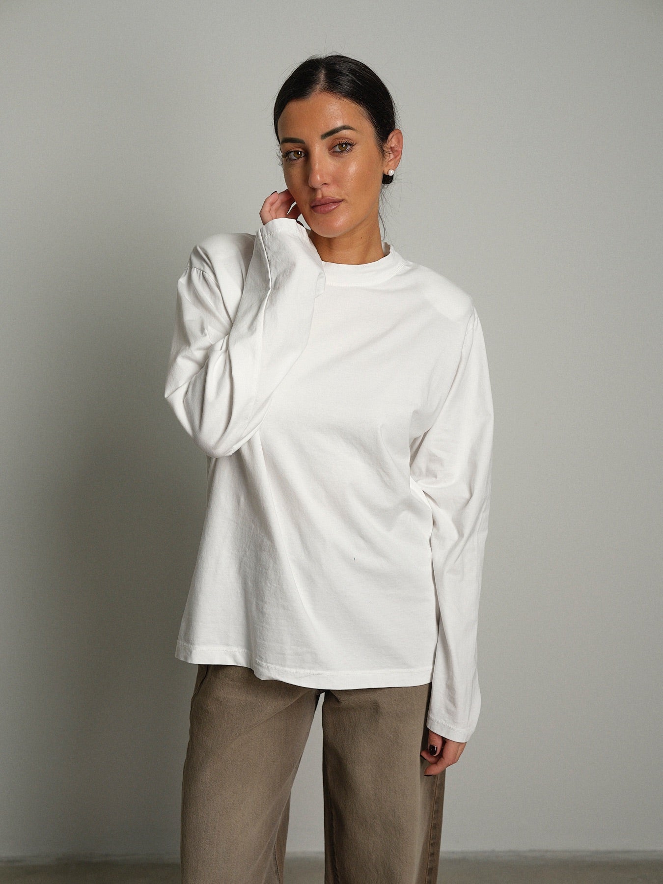 Maglia trapezio spalle imbottite Bianco-ottico Haveone TXT-R044;Maglia trapezio spalle imbottite Bianco-ottico Haveone TXT-R044 — foto 2;Maglia trapezio spalle imbottite Bianco-ottico Haveone TXT-R044 — foto 3