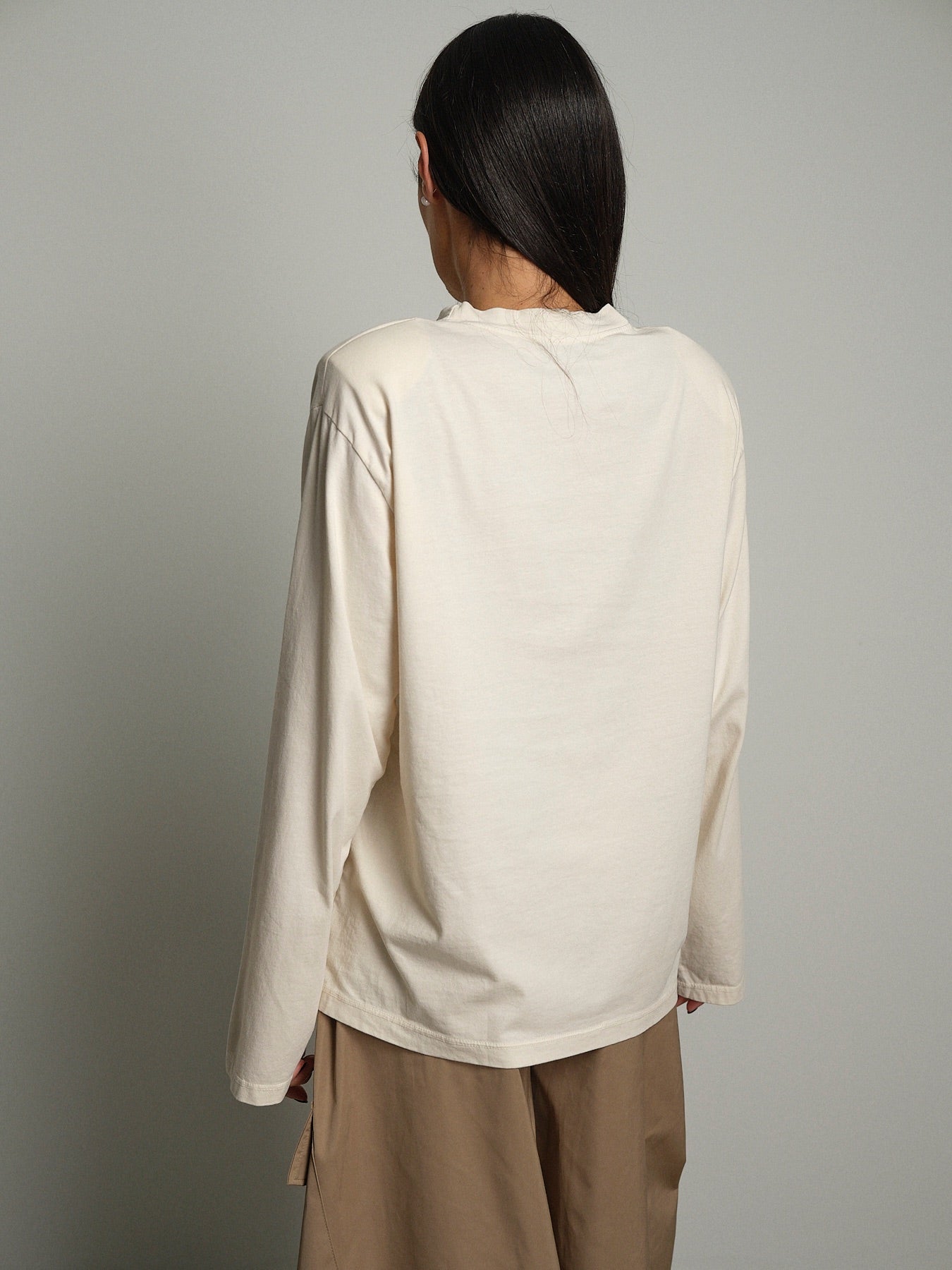 Maglia trapezio spalle imbottite Burro Haveone TXT-R044;Maglia trapezio spalle imbottite Burro Haveone TXT-R044 — foto 2;Maglia trapezio spalle imbottite Burro Haveone TXT-R044 — foto 3