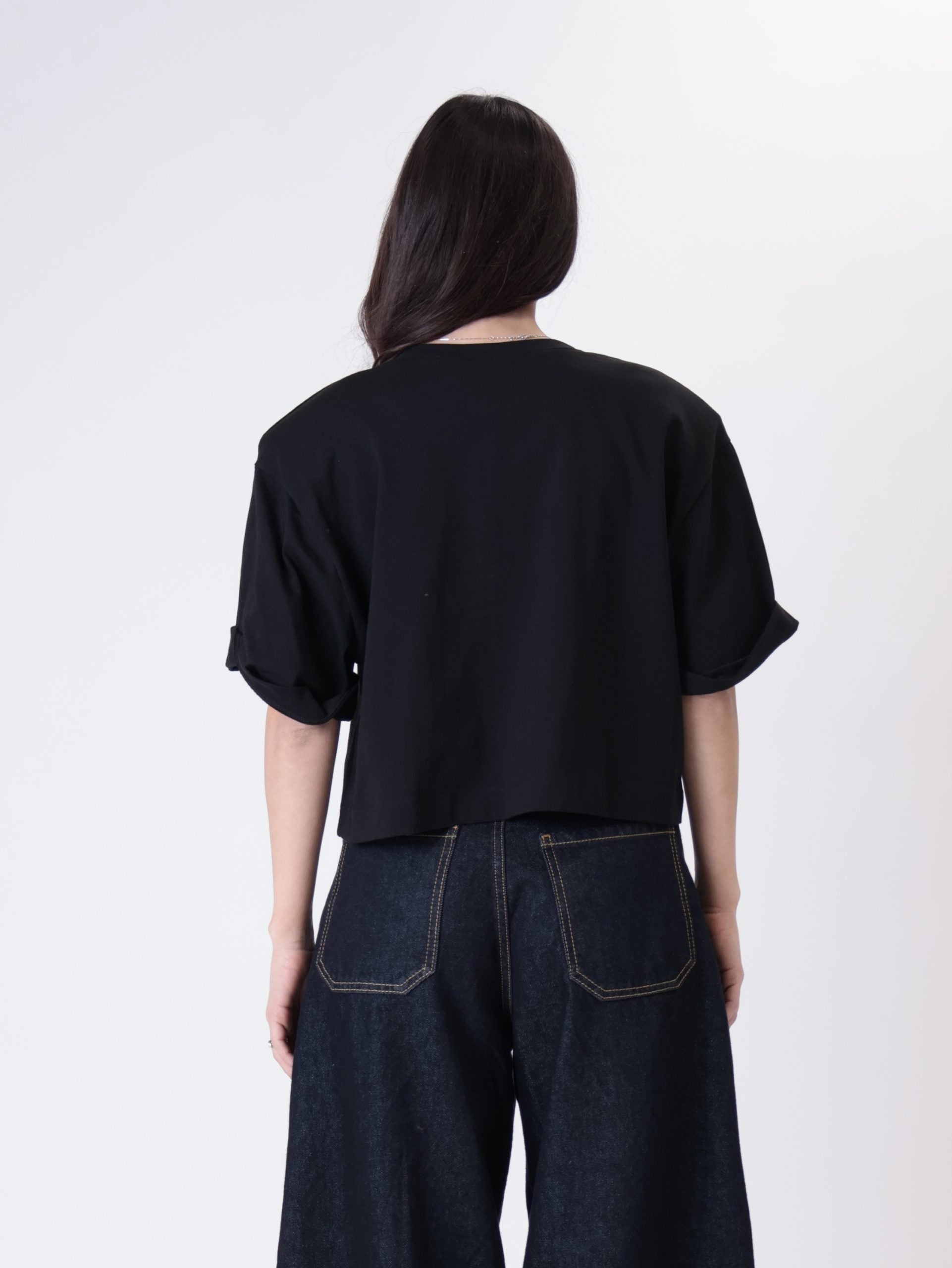 T-shirt crop spalle imbottite nero