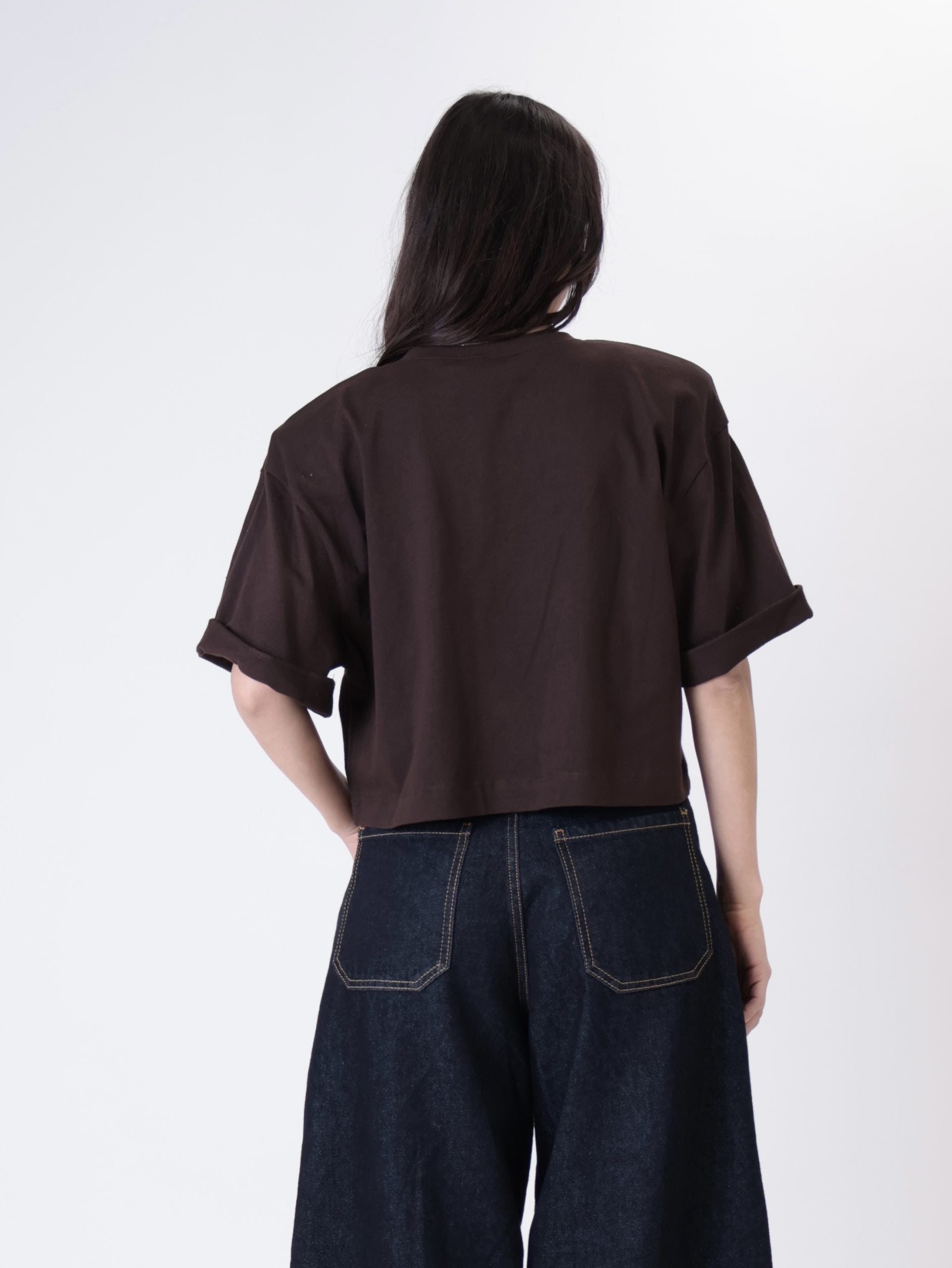 T-shirt crop spalle imbottite moro