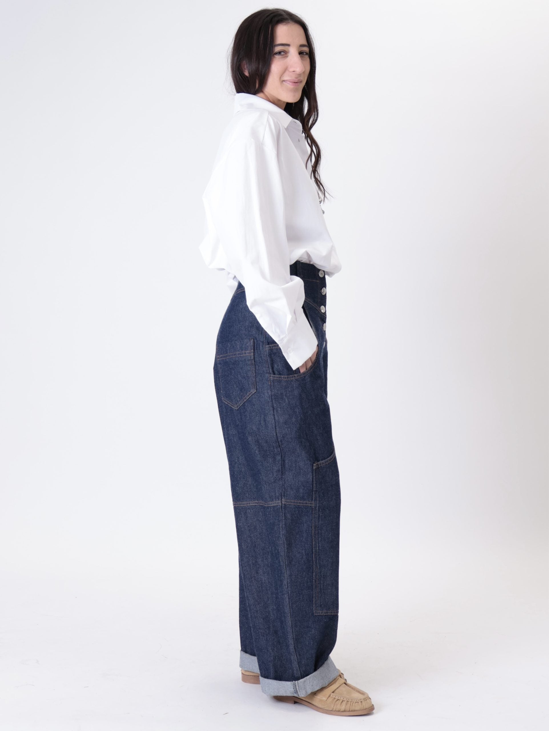 Balloon leg button-fly jeans