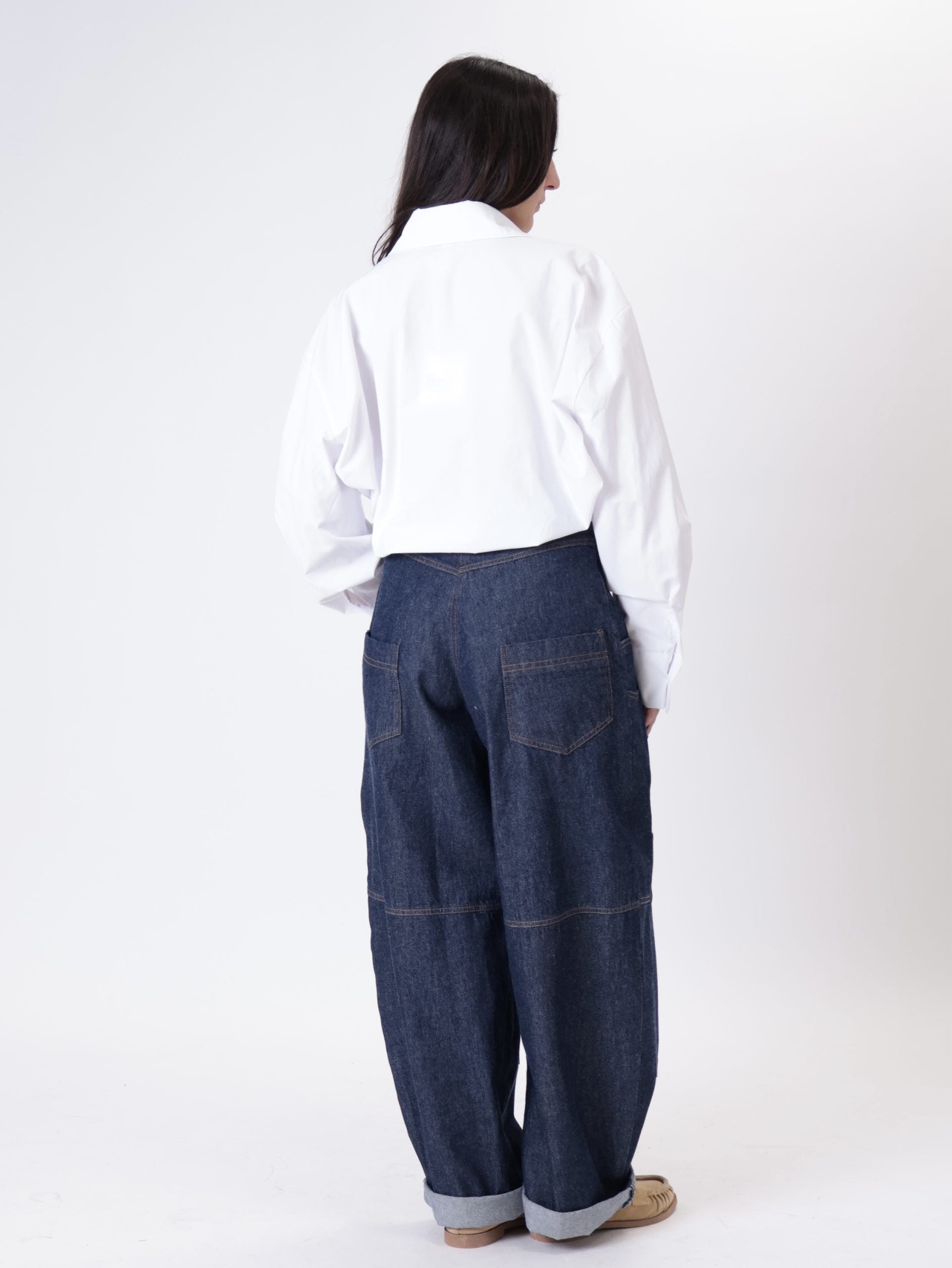 Balloon leg button-fly jeans
