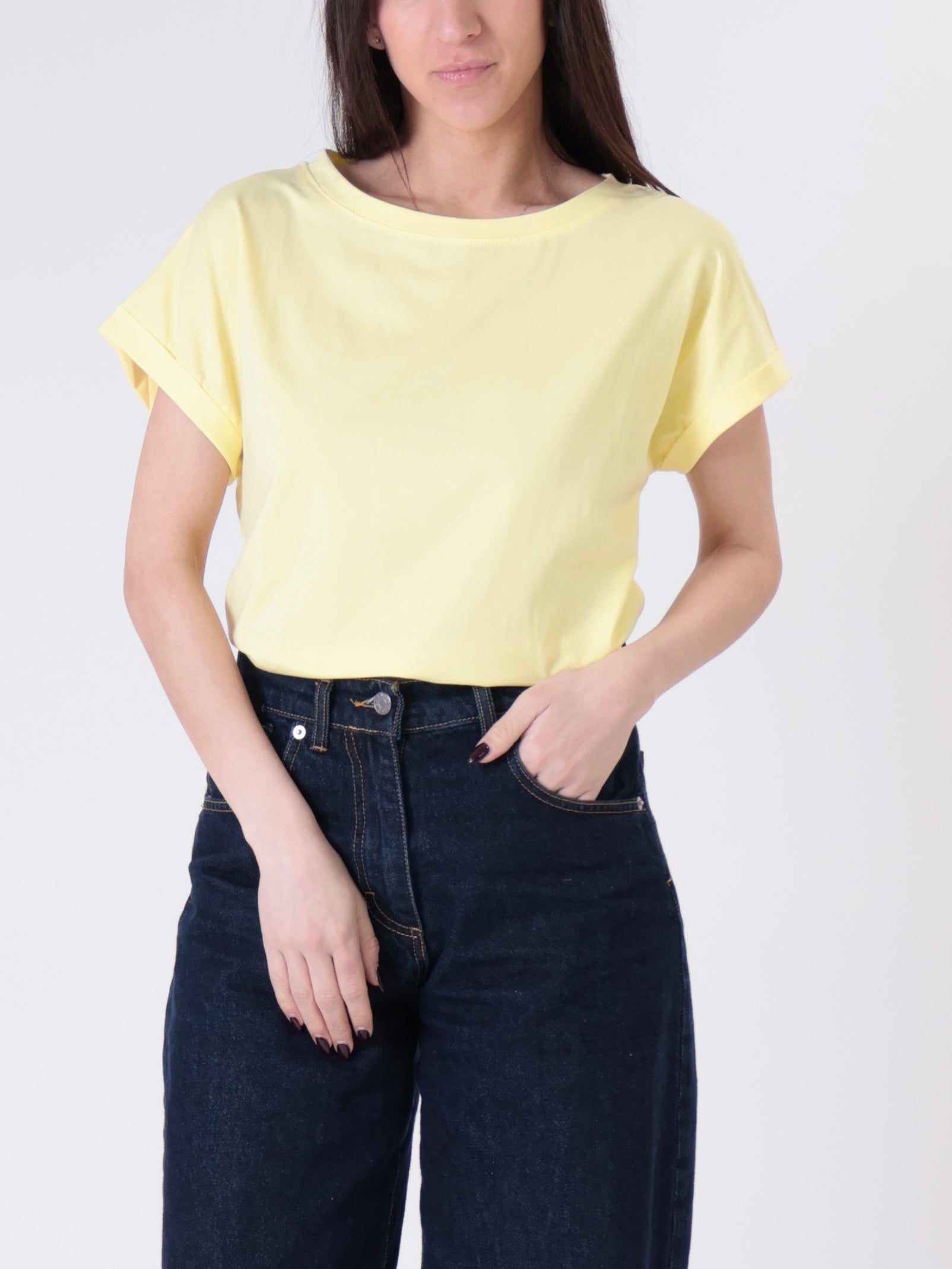 T-shirt risvolto ( colori all'interno)