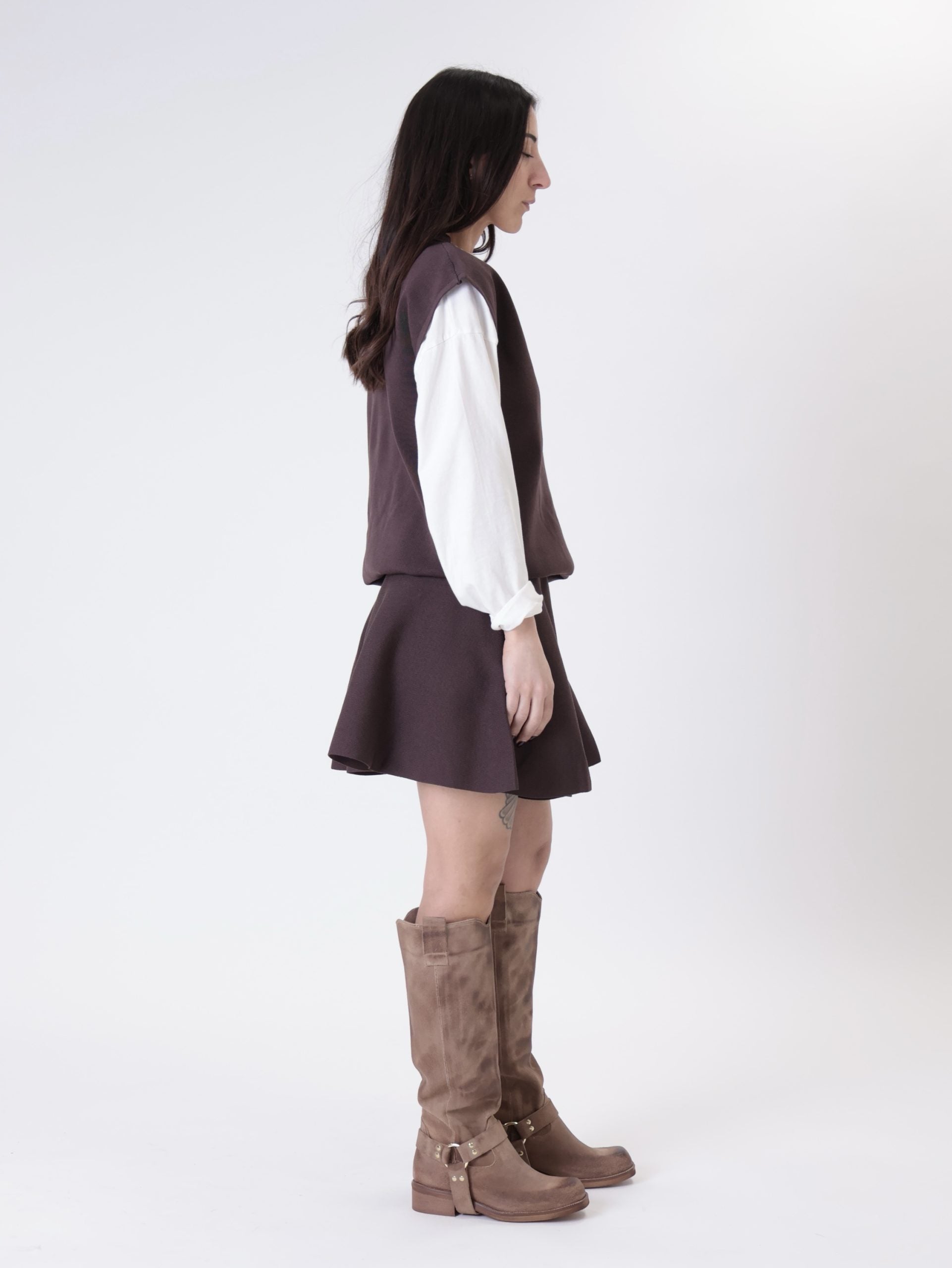 Silvia gilet + dark brown skirt set