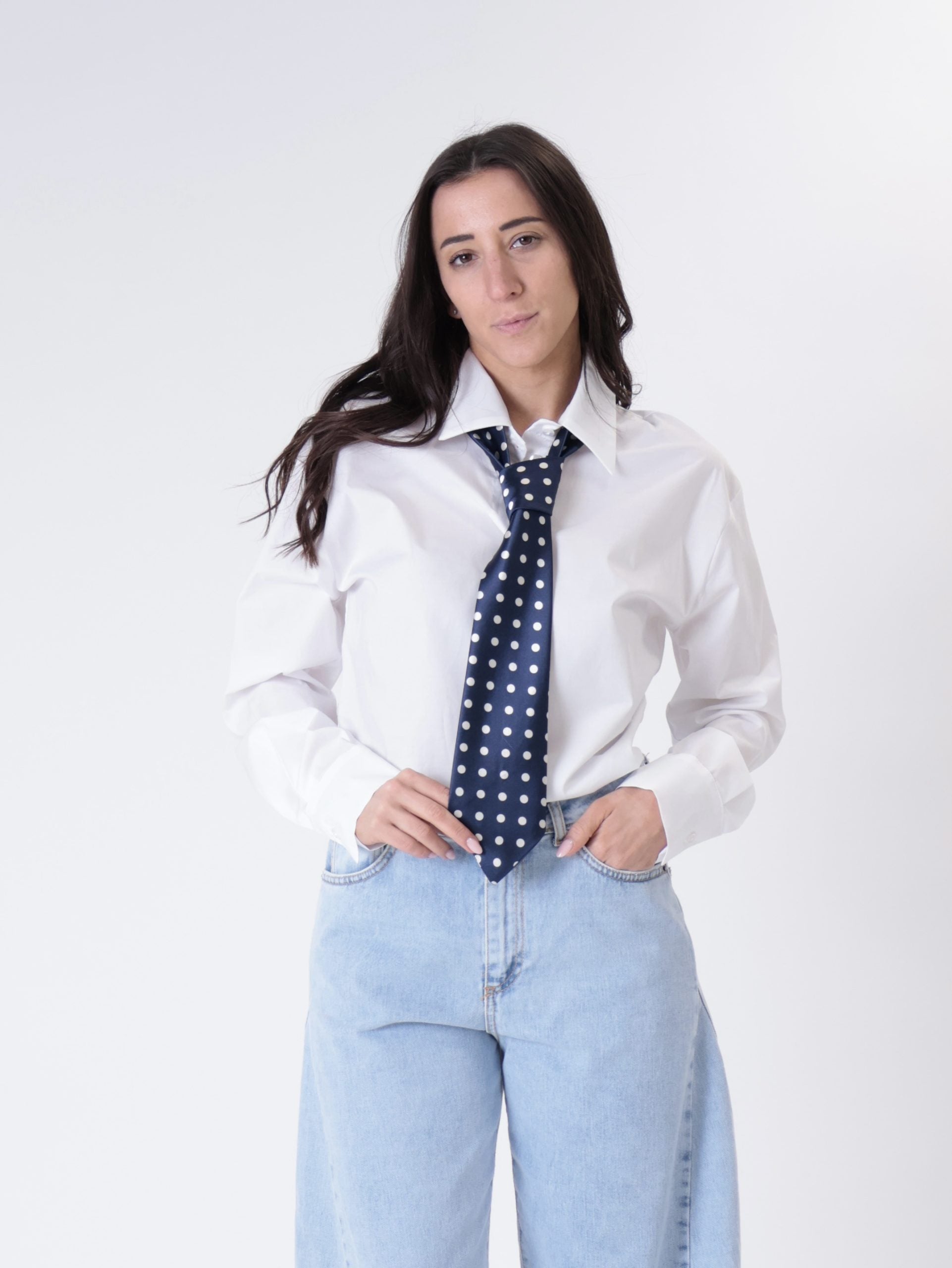 Camicia cravatta pois bianca
