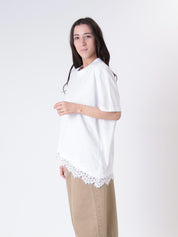 T-shirt svasata pizzo bianca
