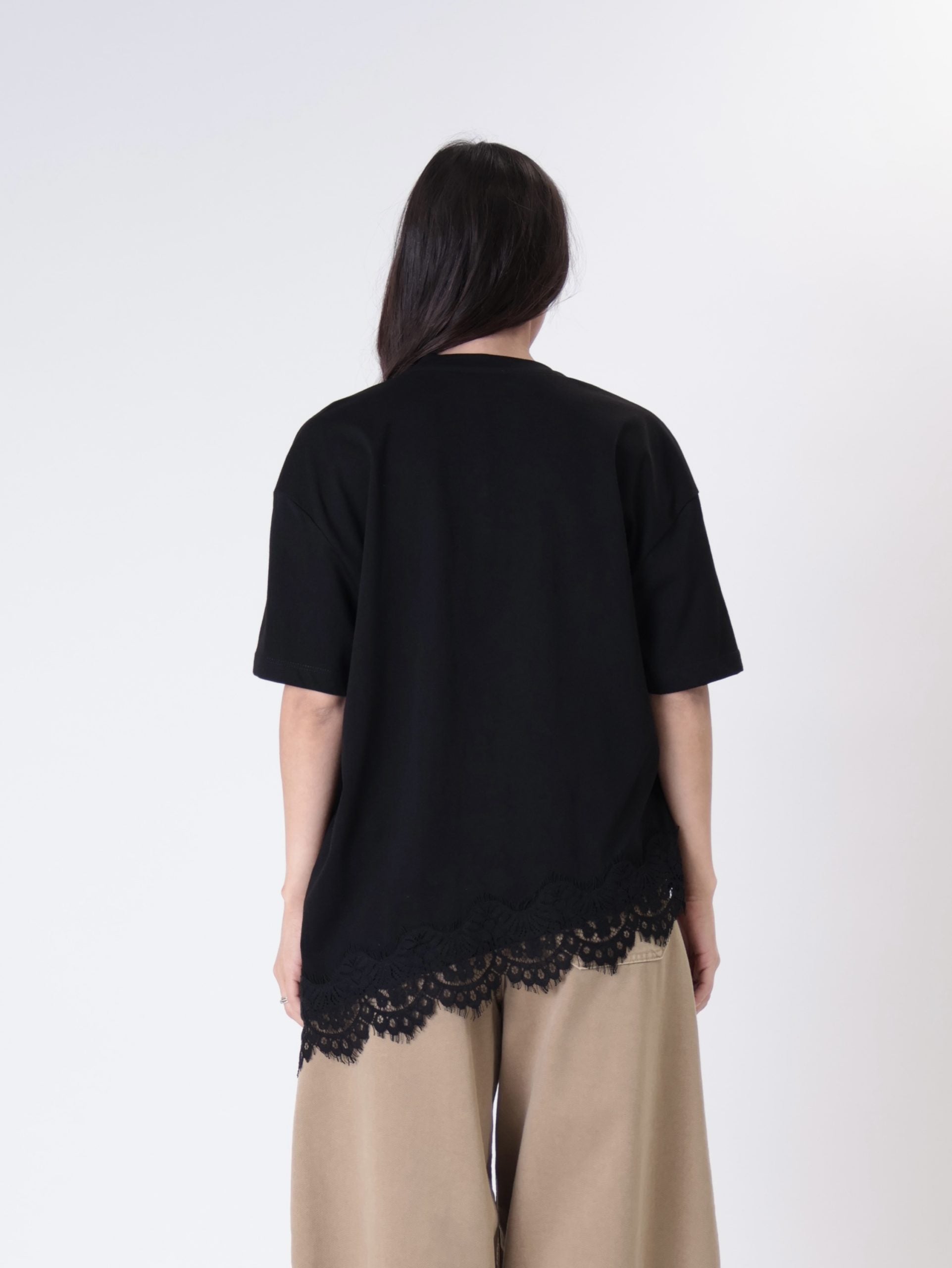 T-shirt svasata pizzo nera