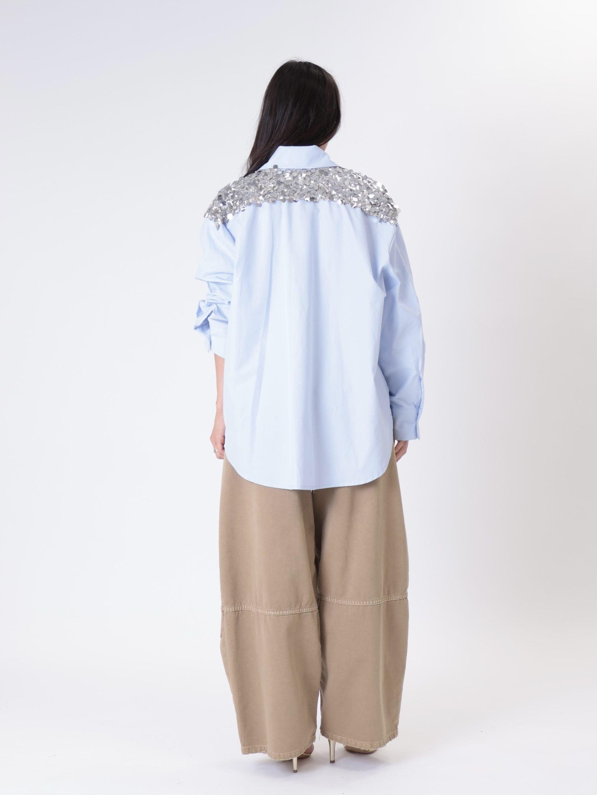Camicia spalle paillettes celeste