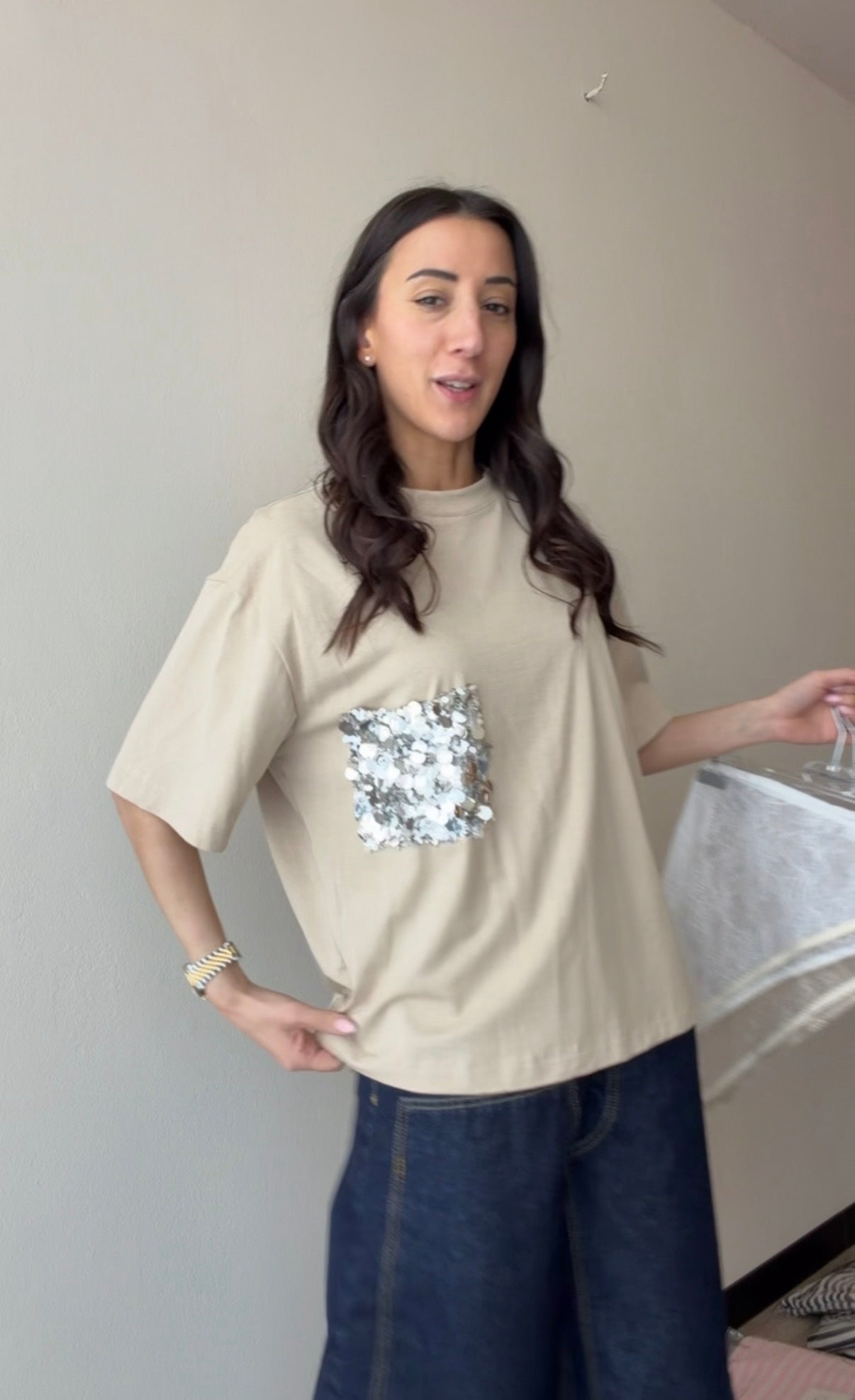 T-shirt tasca pailettes beige
