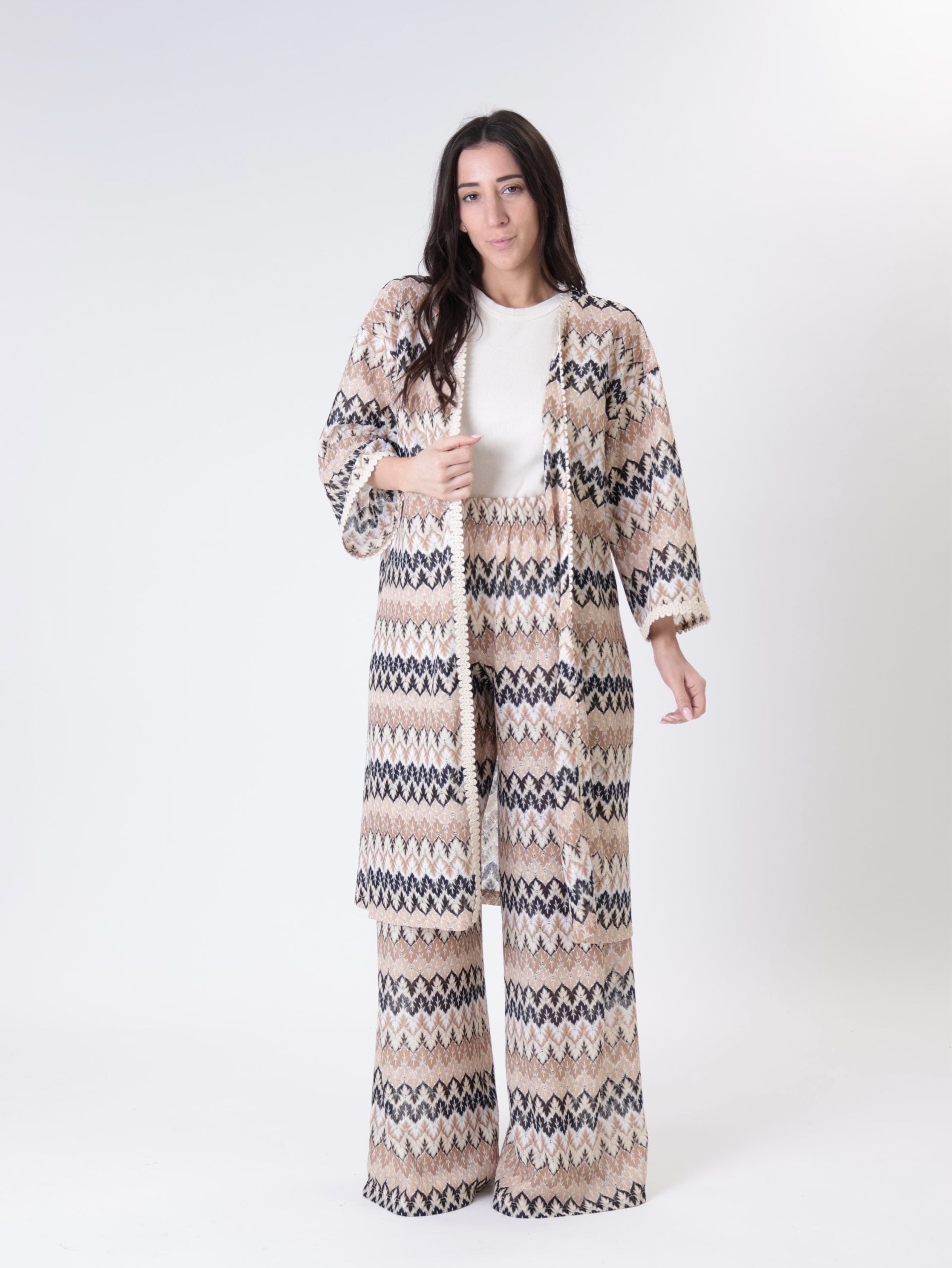 Beige kimono missus