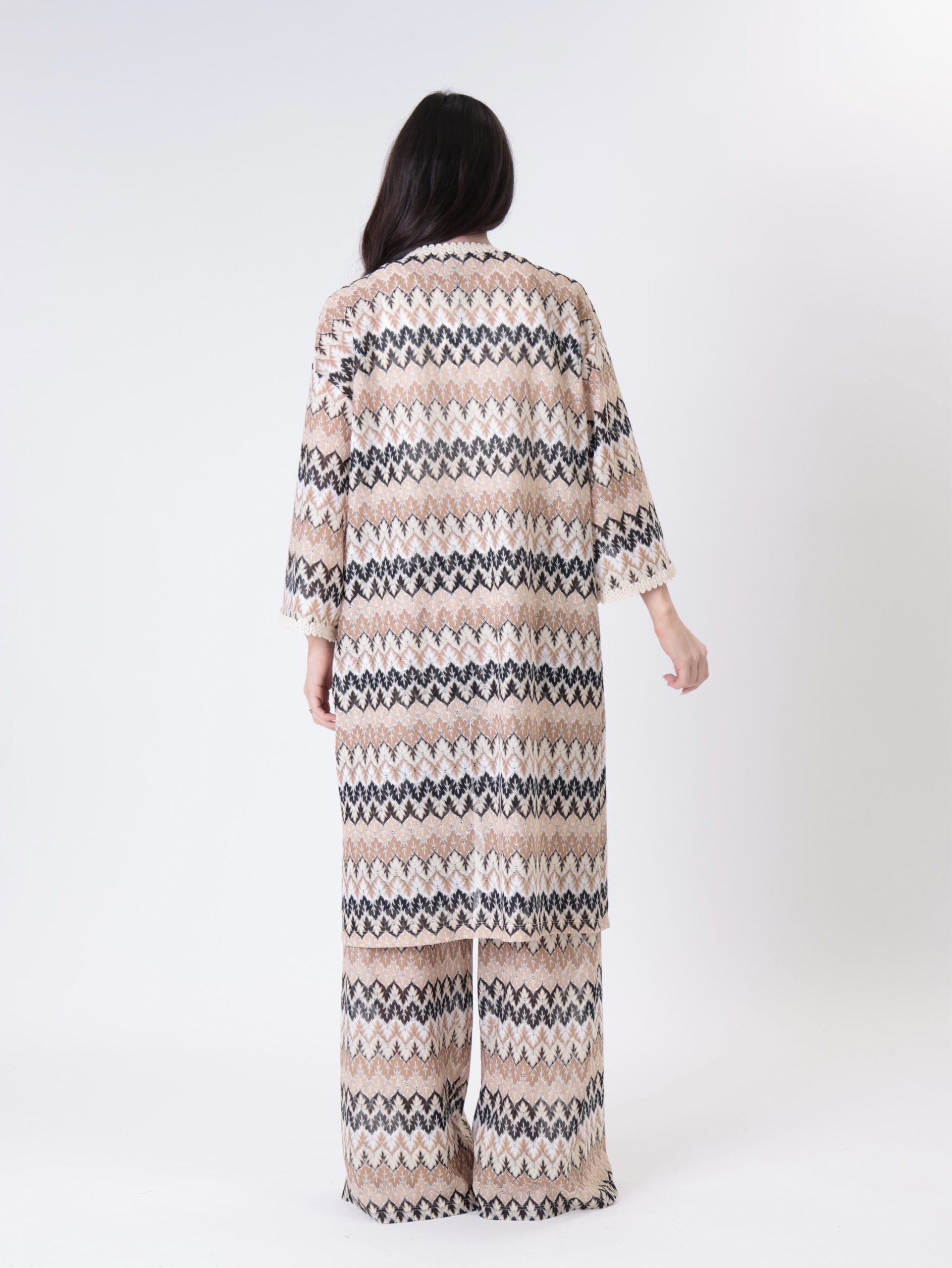 Beige kimono missus
