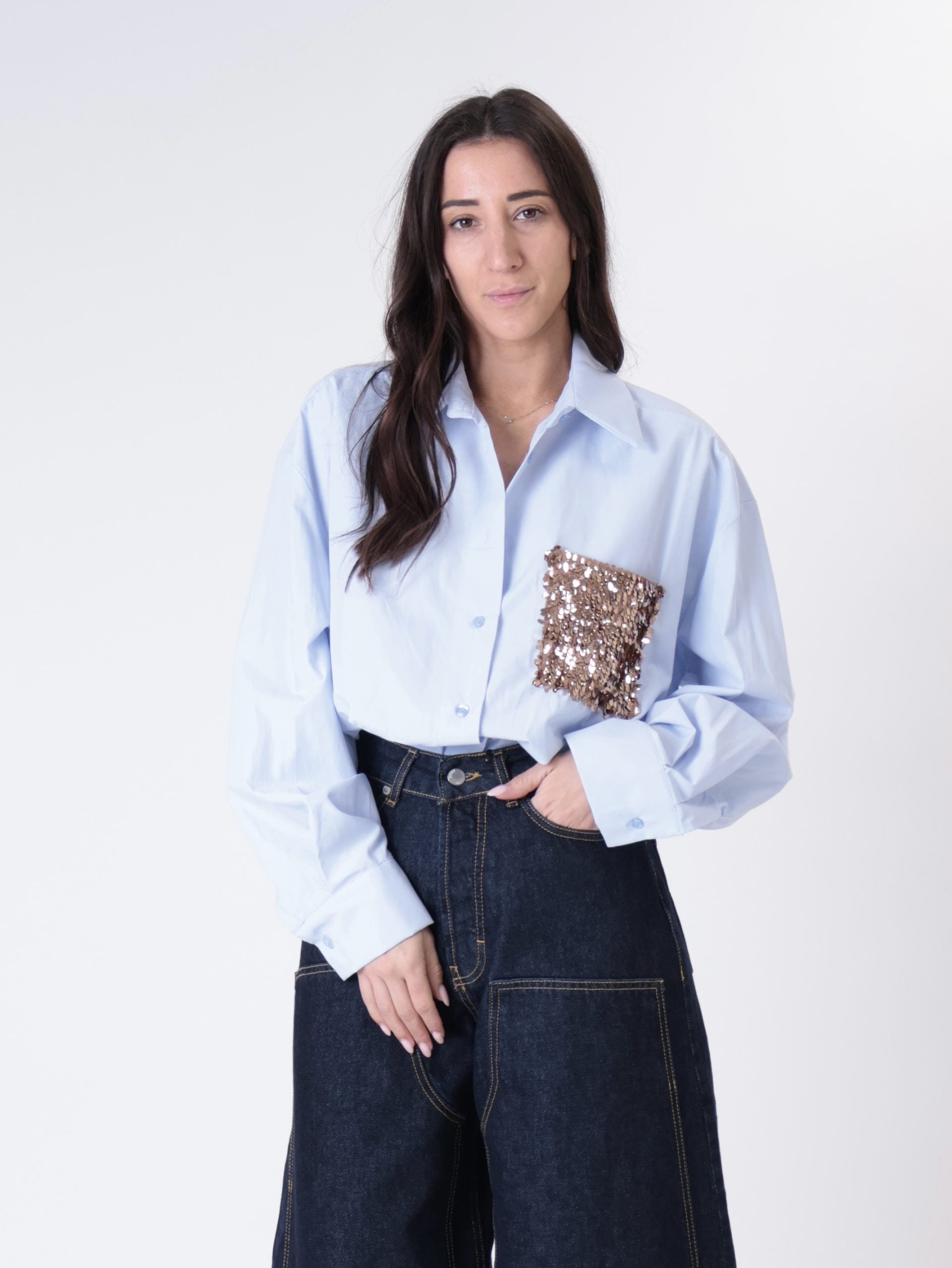 Camicia celeste tasca paillettes bronzo