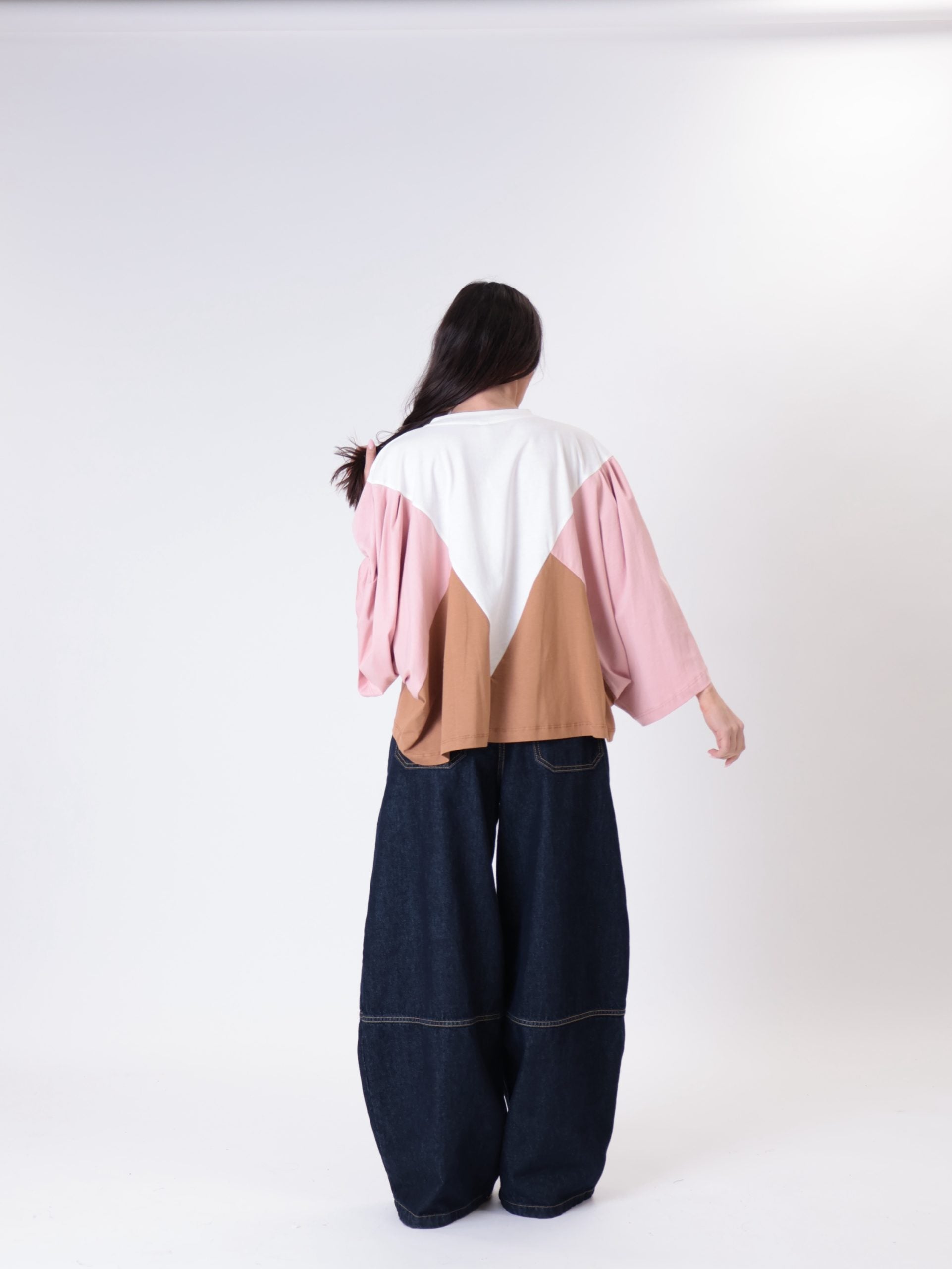 T-shirt V panna/rosa/cammello