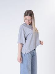 T-shirt svasata grigia