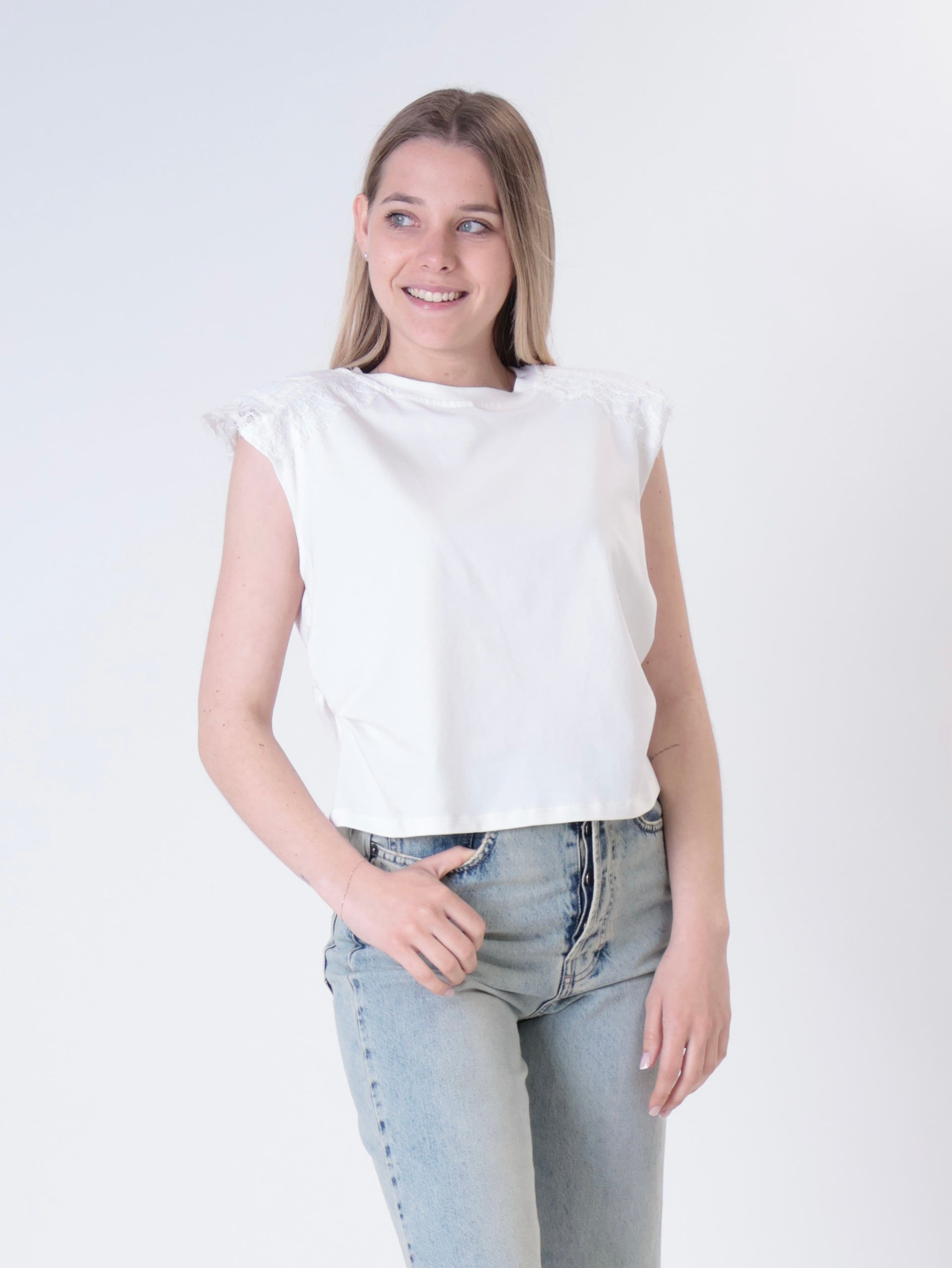 T-shirt spalle pizzo bianco