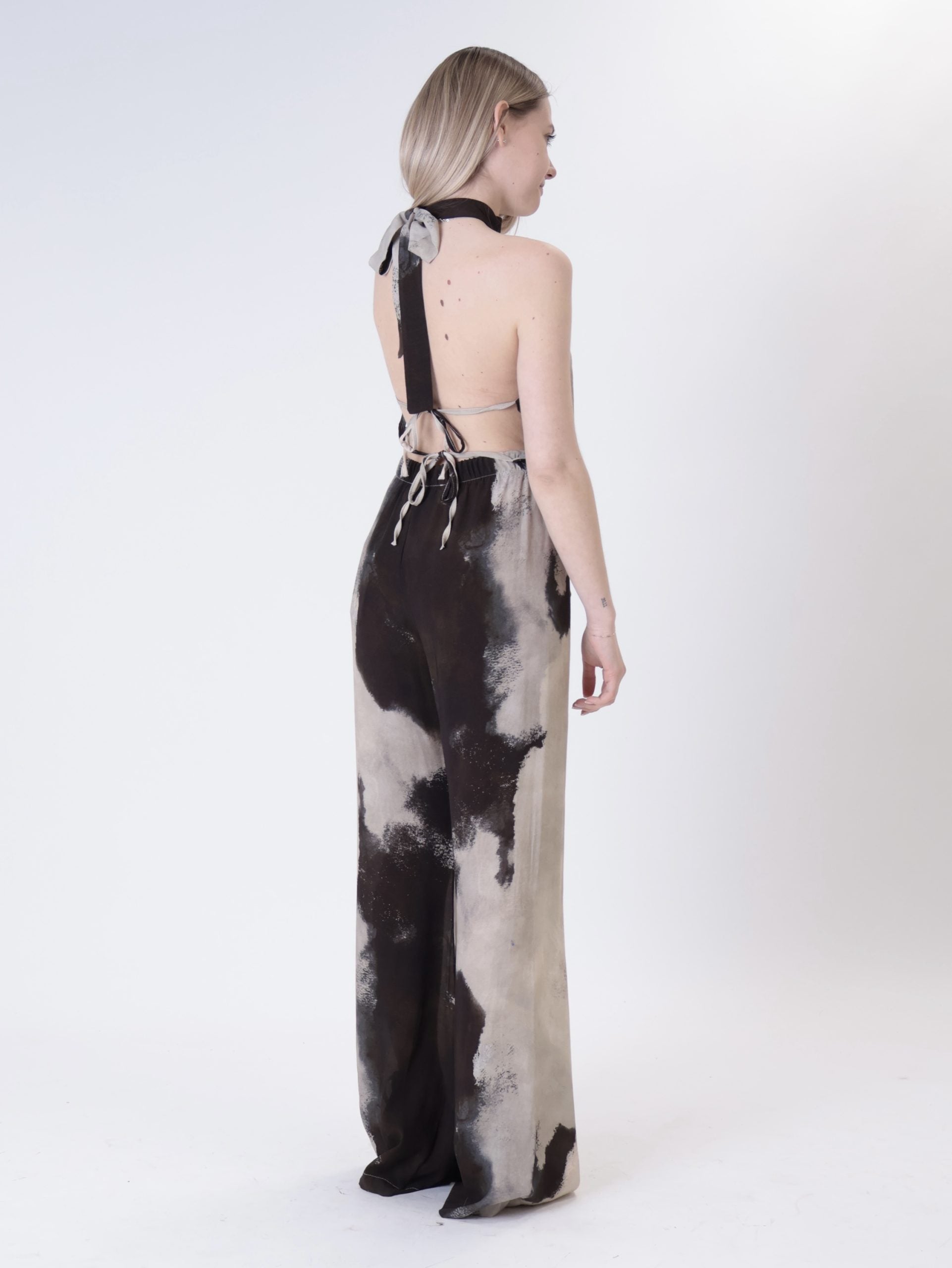 Patterned beige trousers