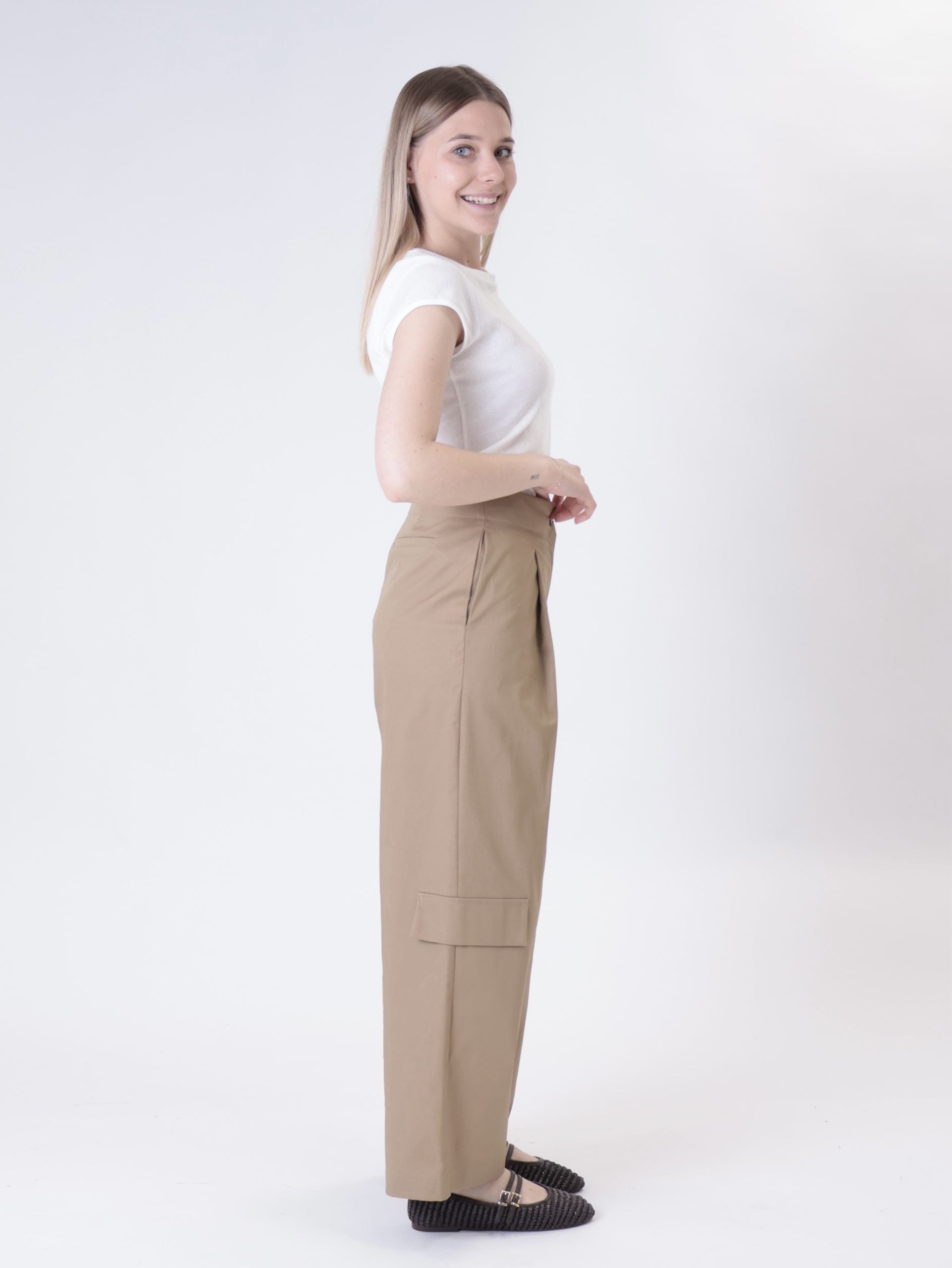 Ladies' low-waisted beige trousers