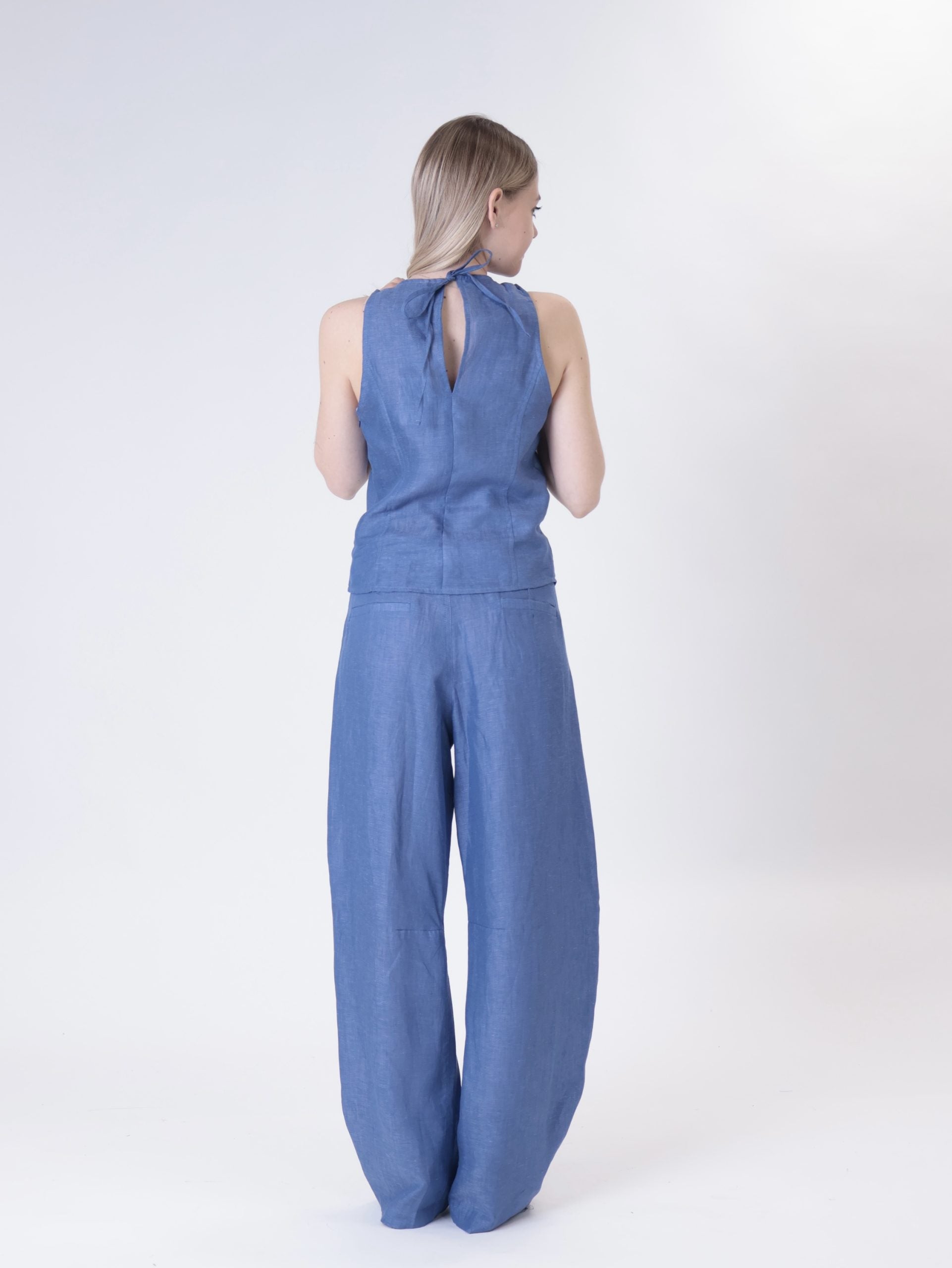 Wide-strap top 100% indigo linen