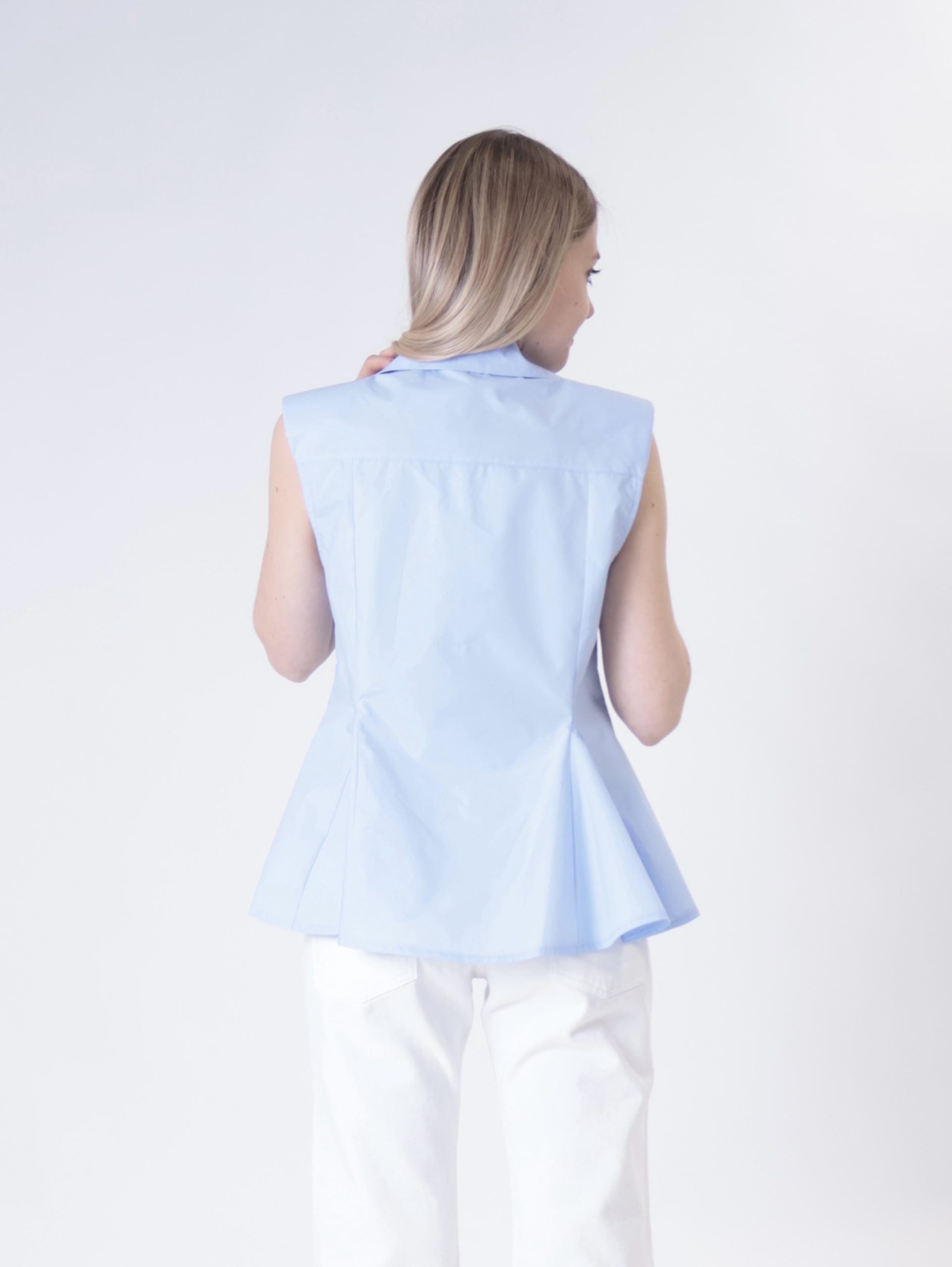 Camicia smanicata celeste
