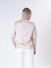 T-shirt over serafino avena