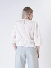 Patterned shirt with butter embroidery