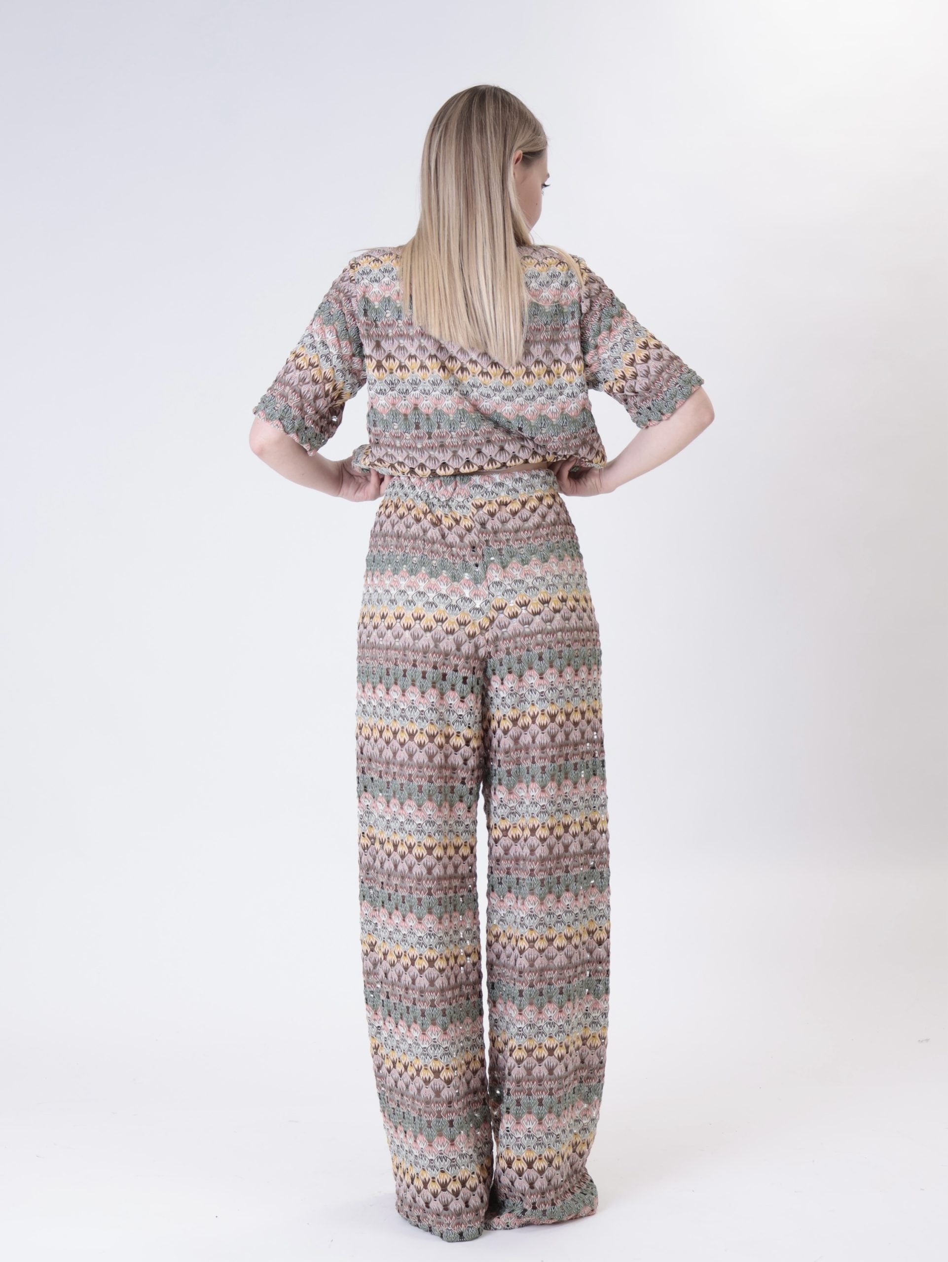 Top traforato multicolor zig zag