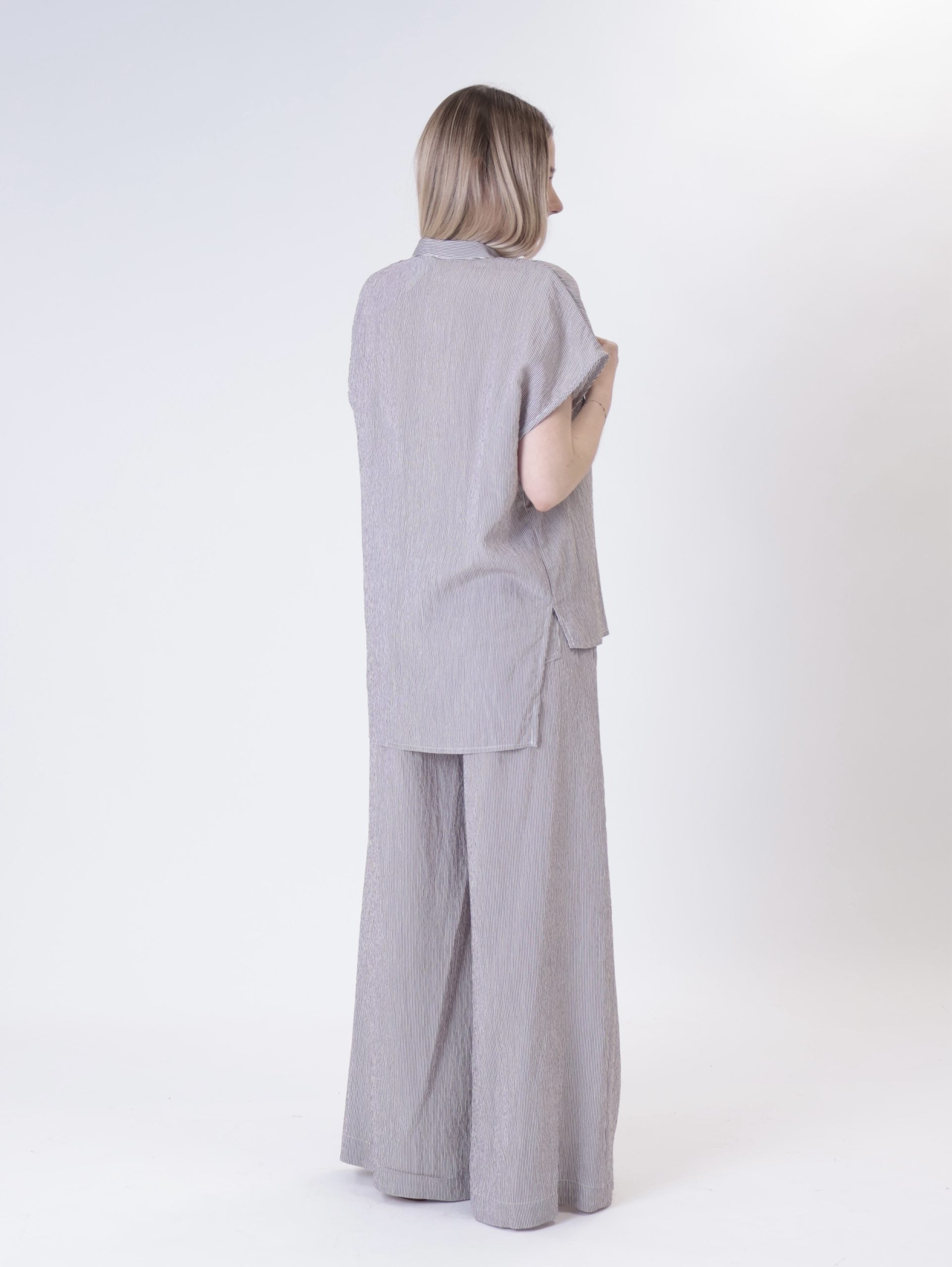 Pinstripe shirt dark brown/white