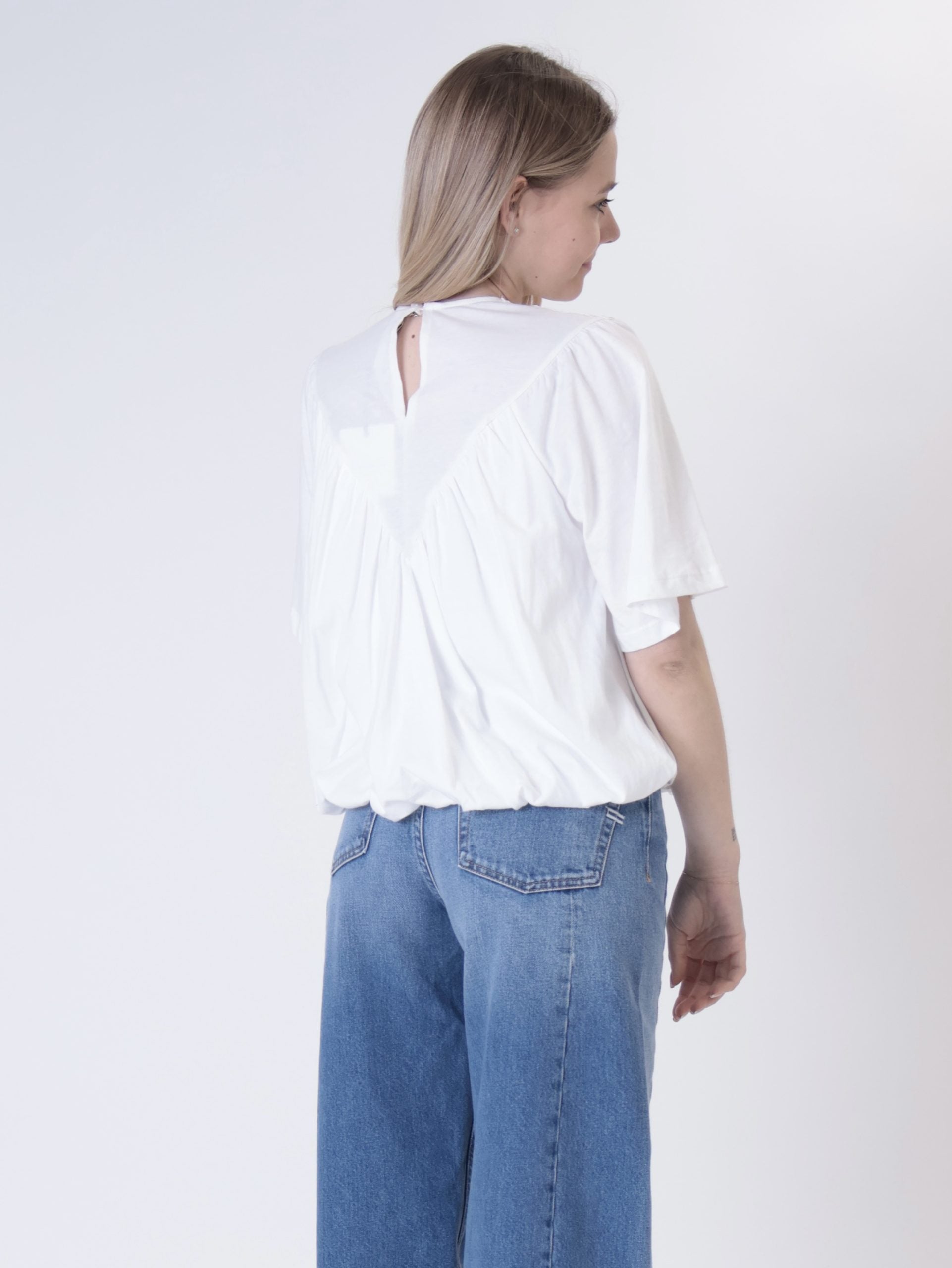 T-shirt arricciata sangallo