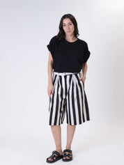 Black elastic sleeve T-shirt
