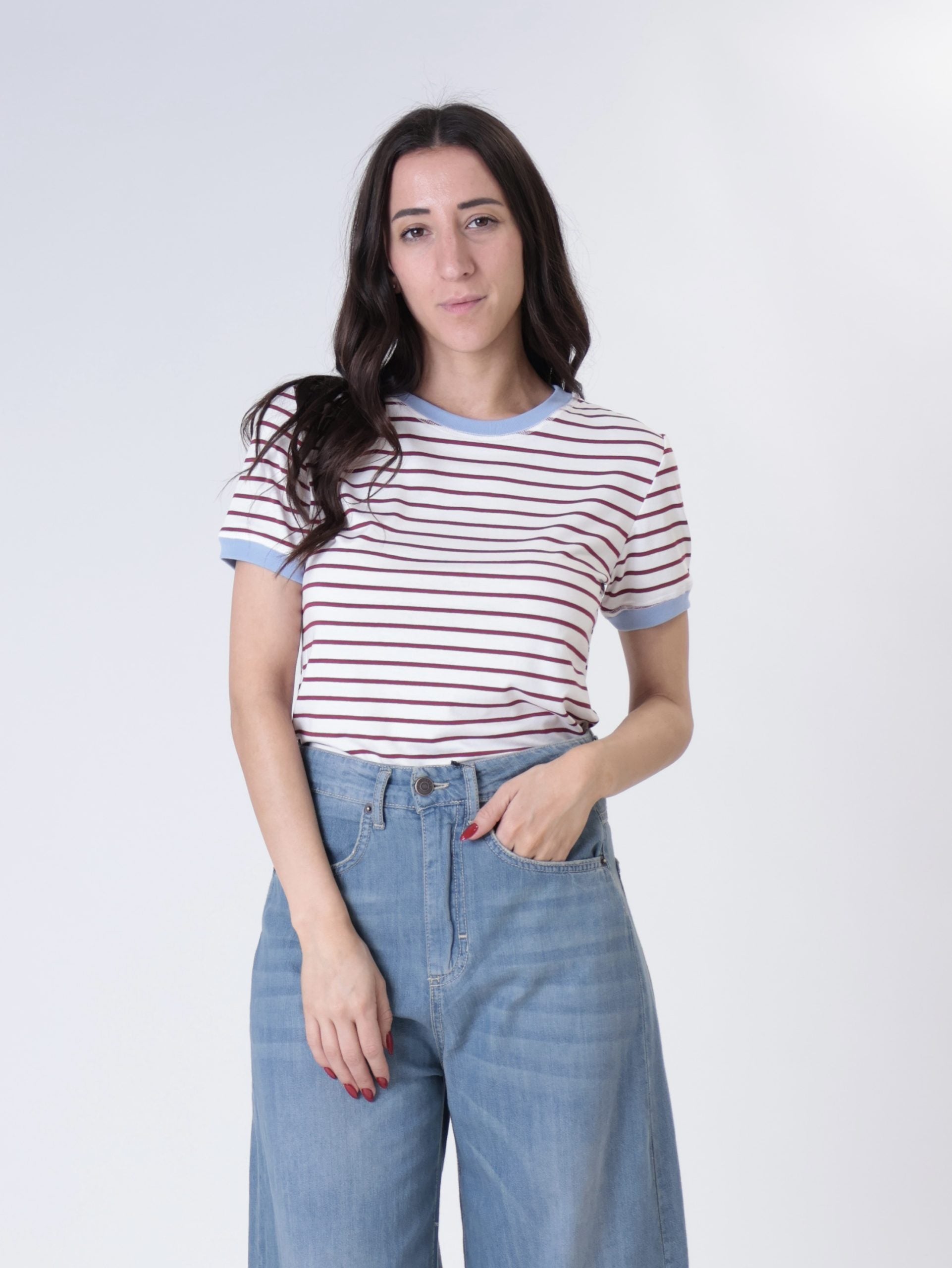 T-shirt riga fina bordo contrasto (colori all'interno)