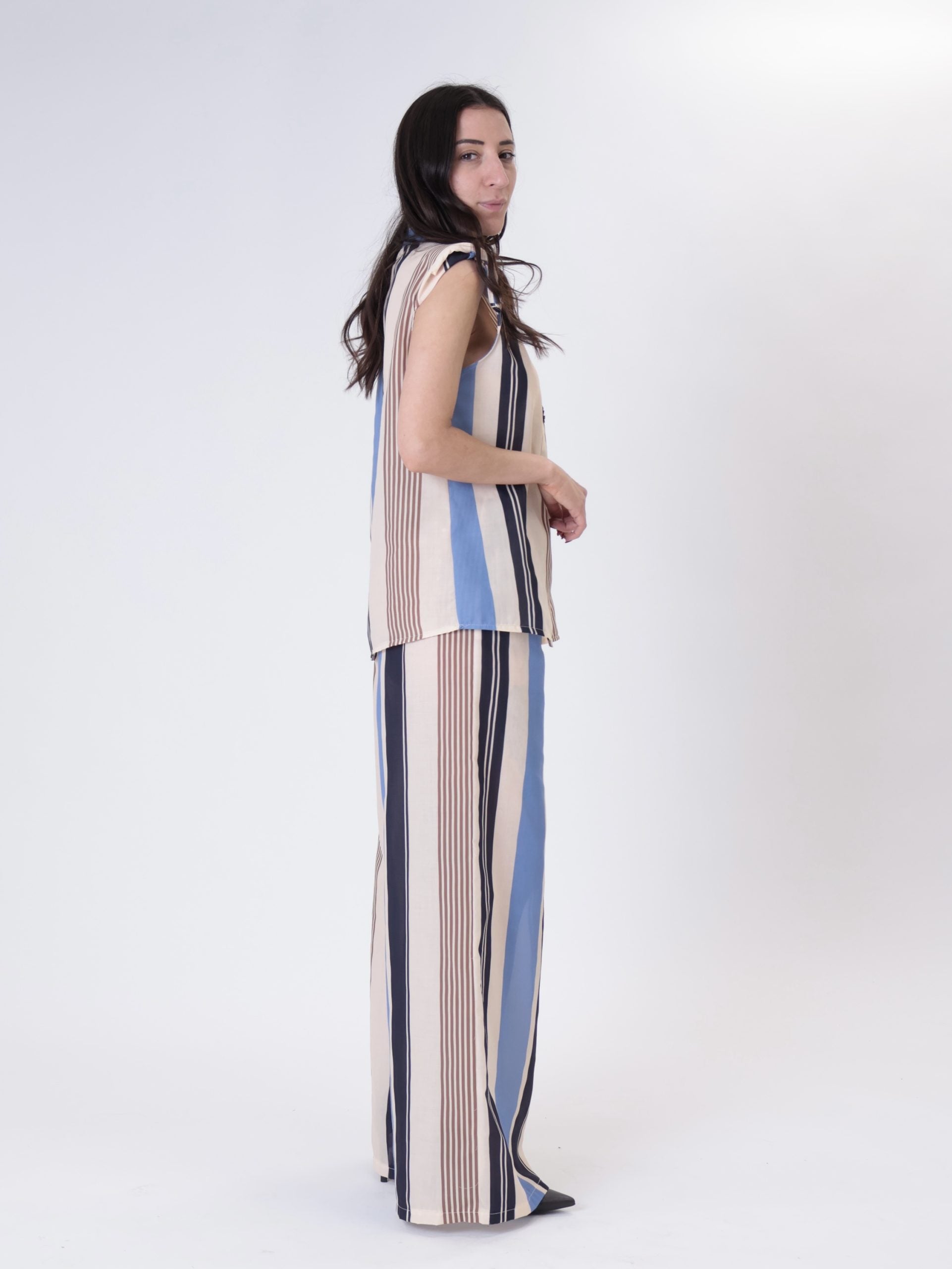 Light blue sequined pocket trousers