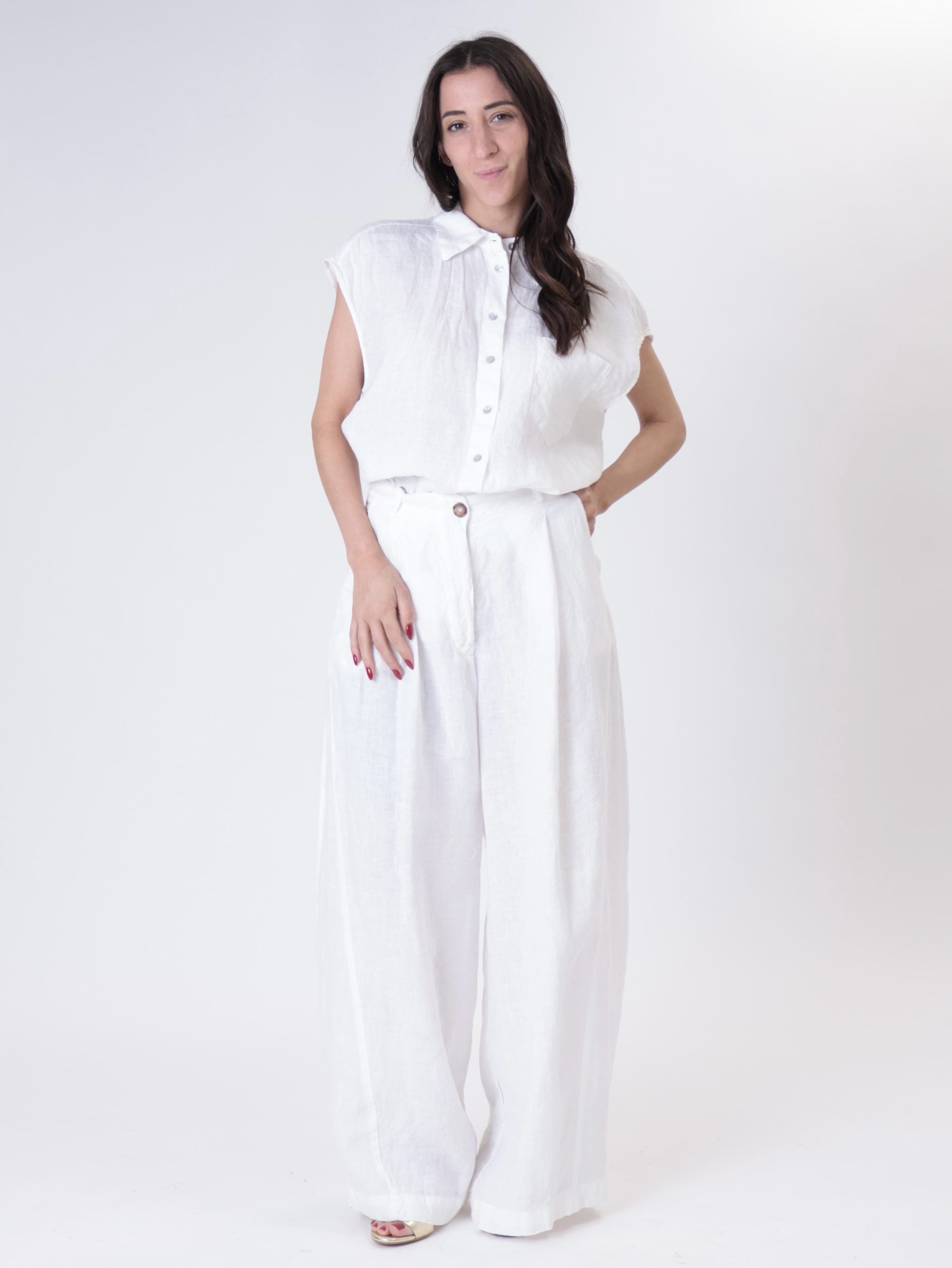 Sleeveless shirt 100% white linen