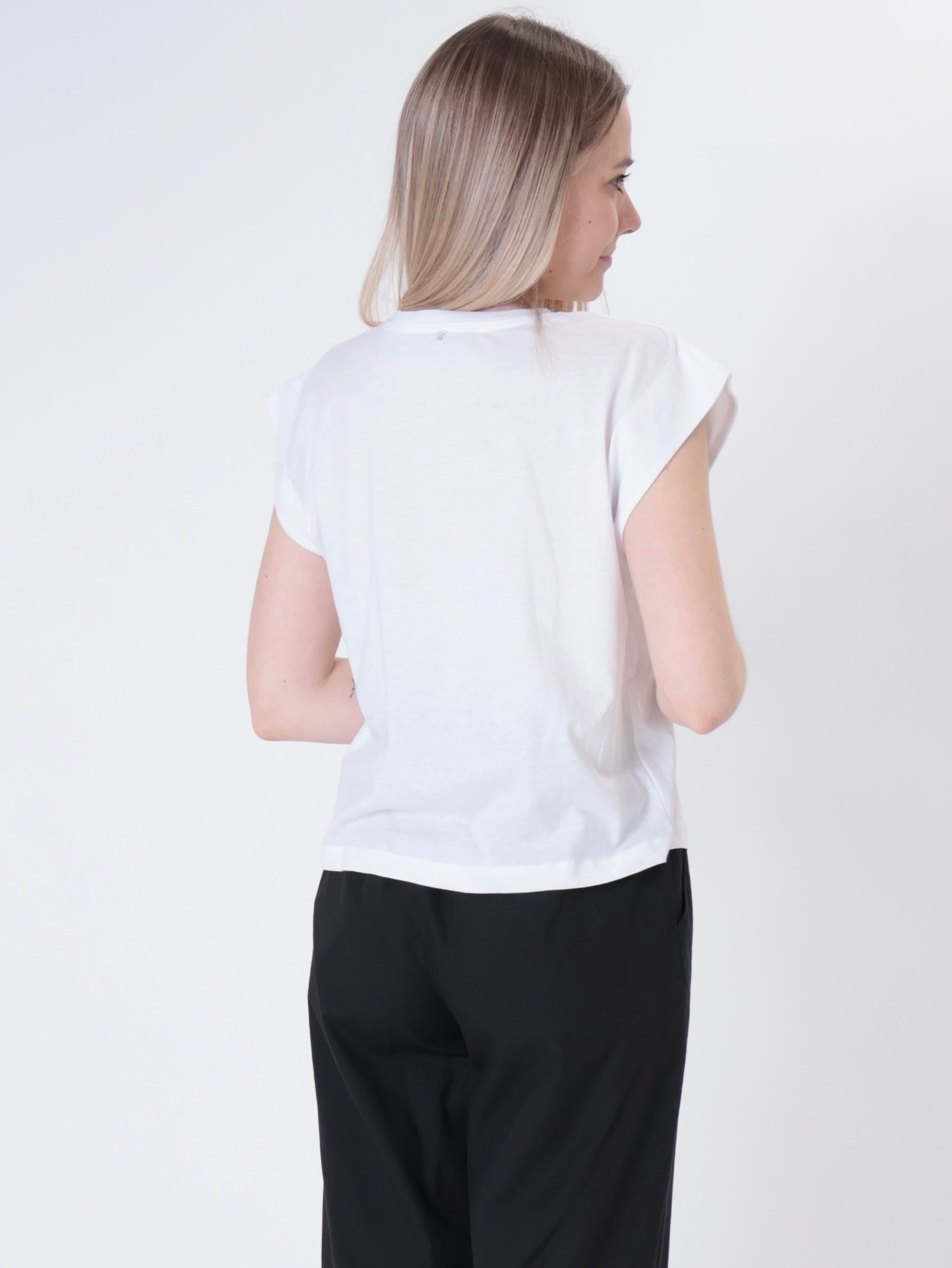 T-shirt collanina (scritta diversa) bianca PREORDINE 08/06