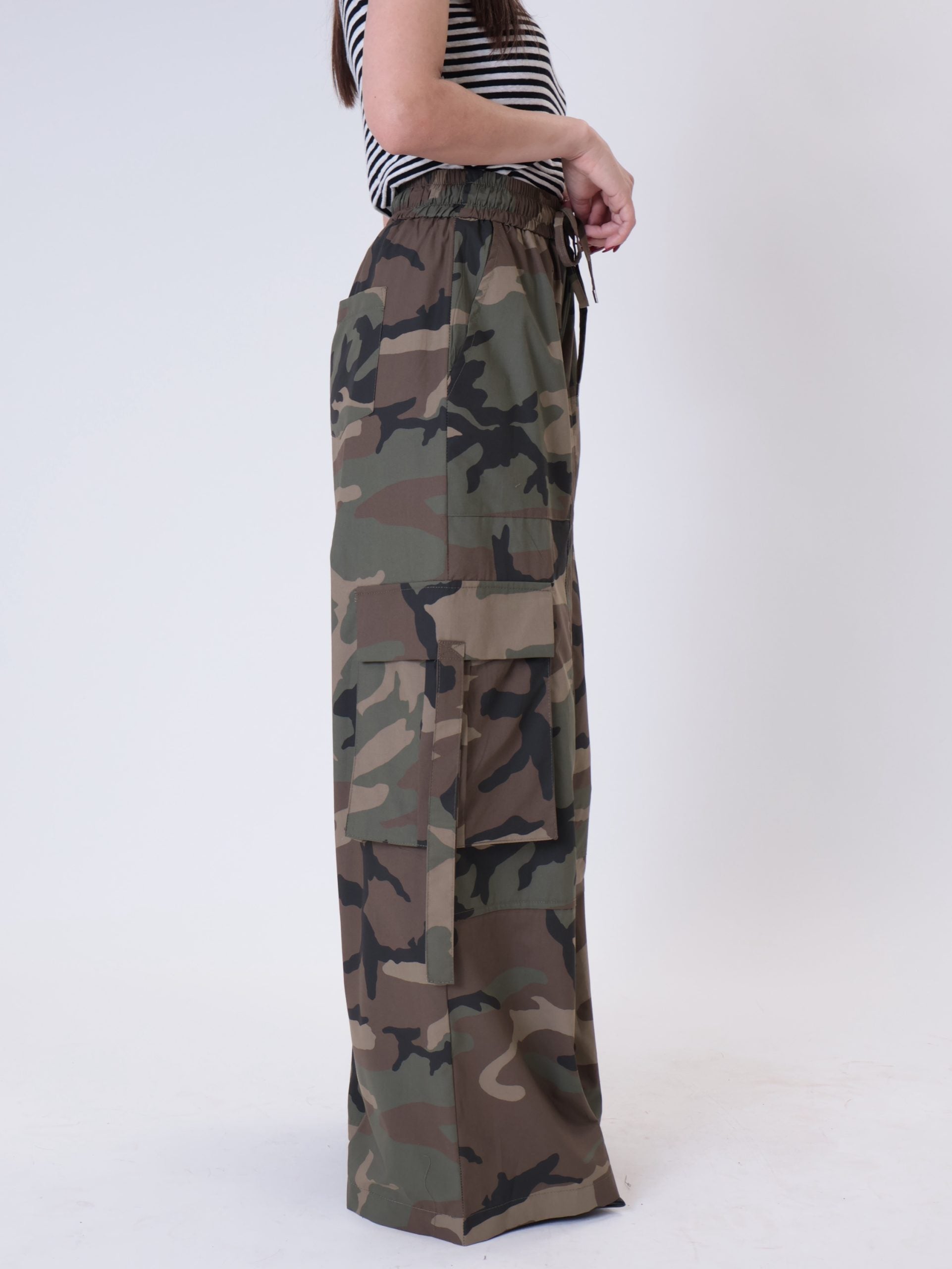 Pantalone cargo mimetico