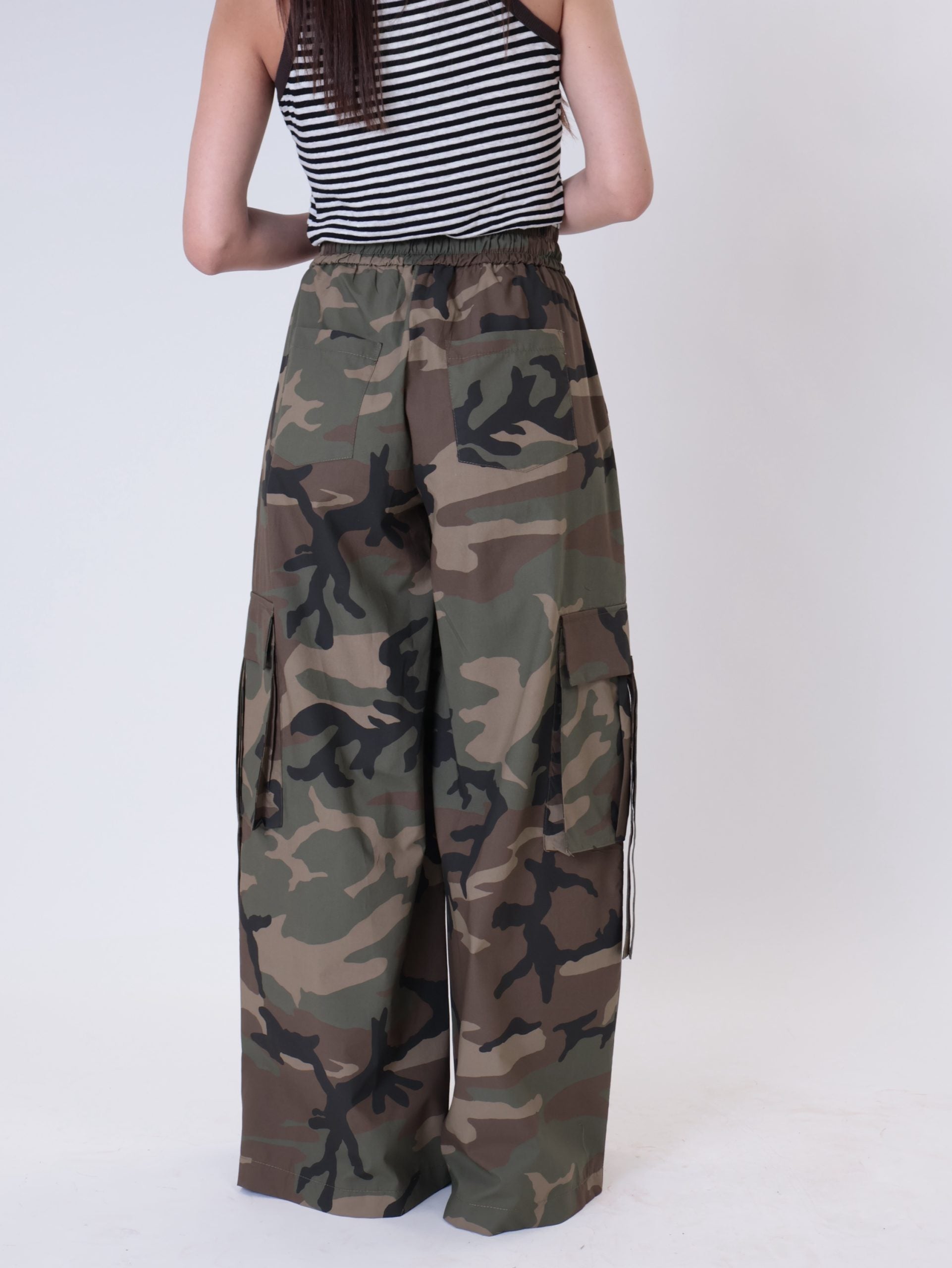 Pantalone cargo mimetico