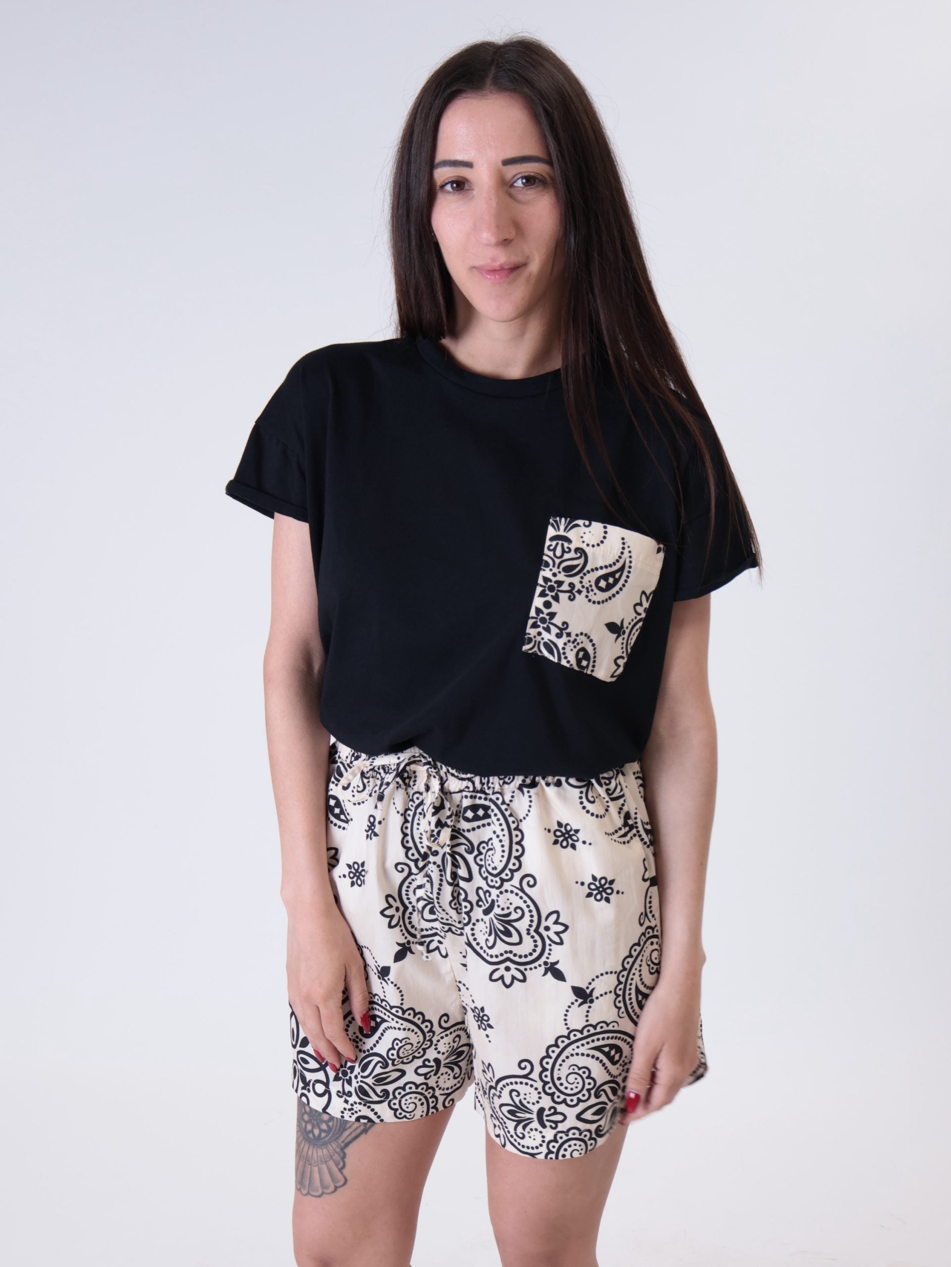 T-shirt taschino fantasia nera