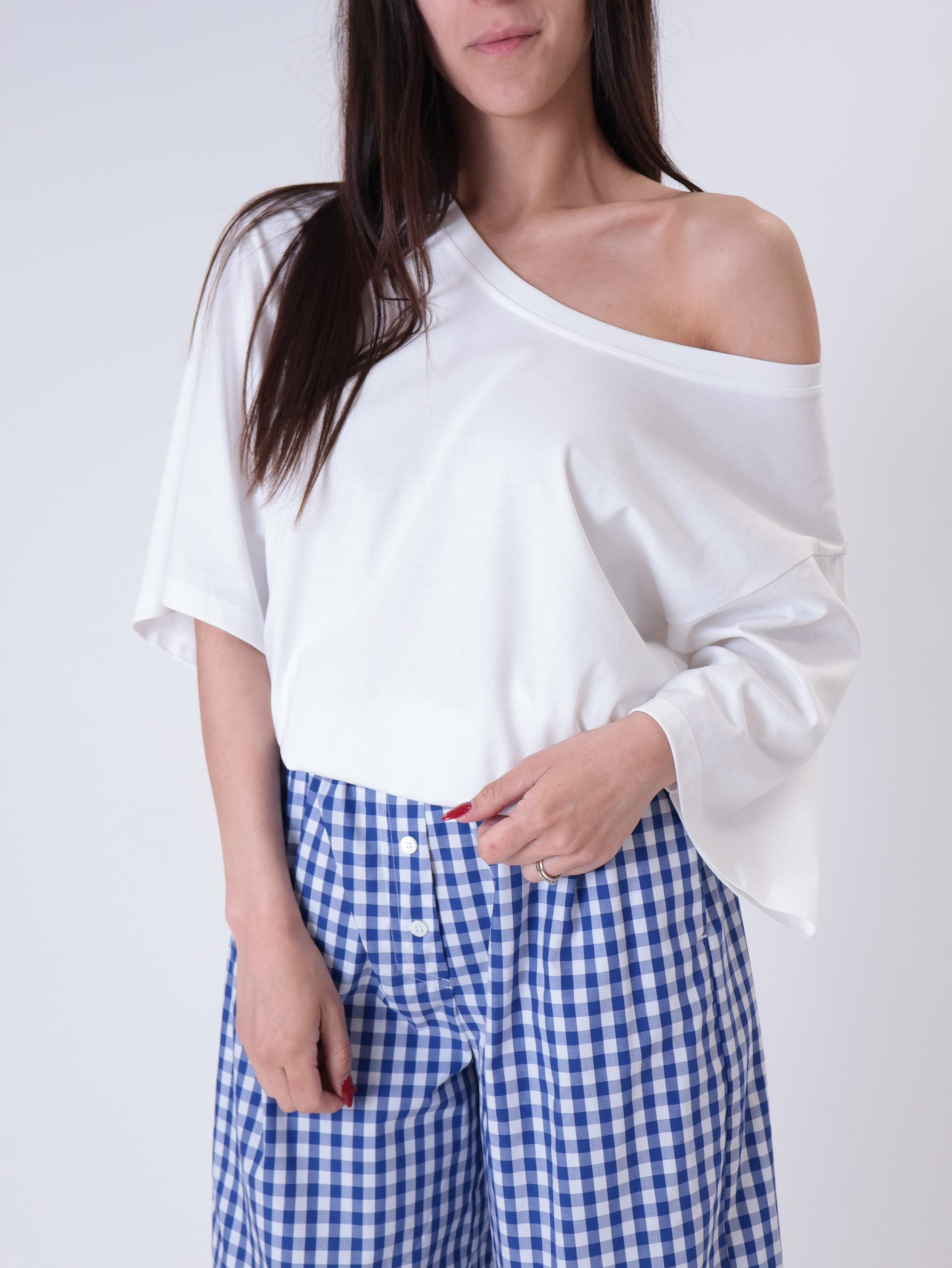 T-shirt over scollo profondo bianco
