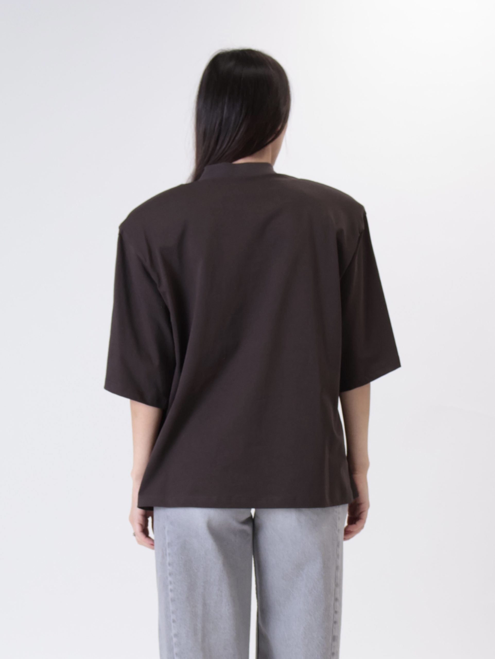 T-shirt spalla imbottita moro