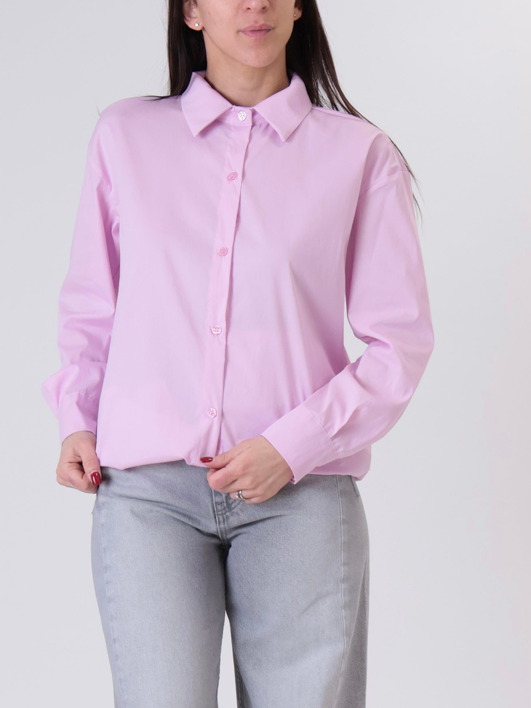 Camicia con cravatta rosa