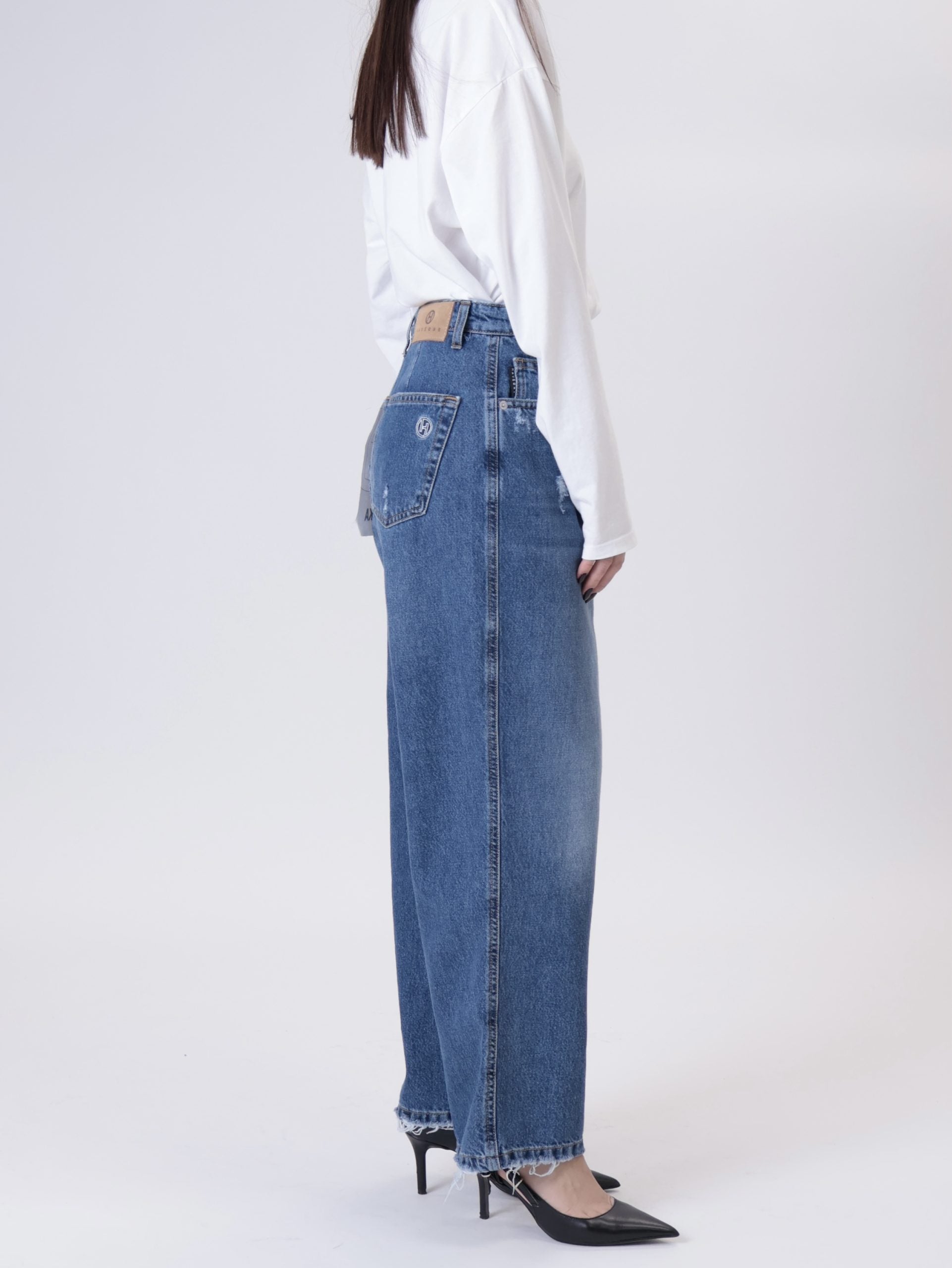 Osaka jeans