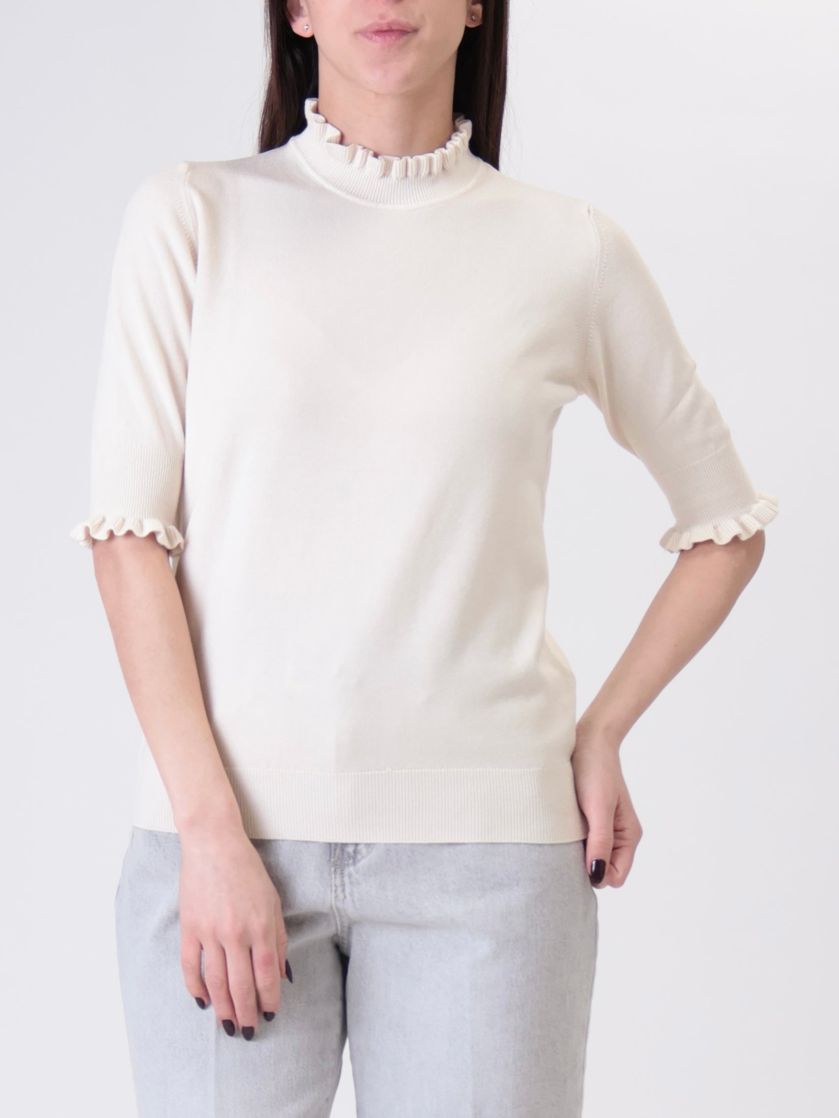 Butter short-sleeved ruffled top