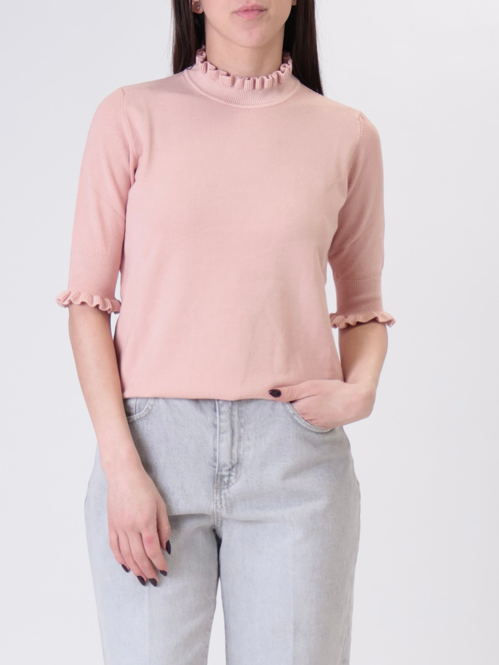 Pink short-sleeved top with ruffles