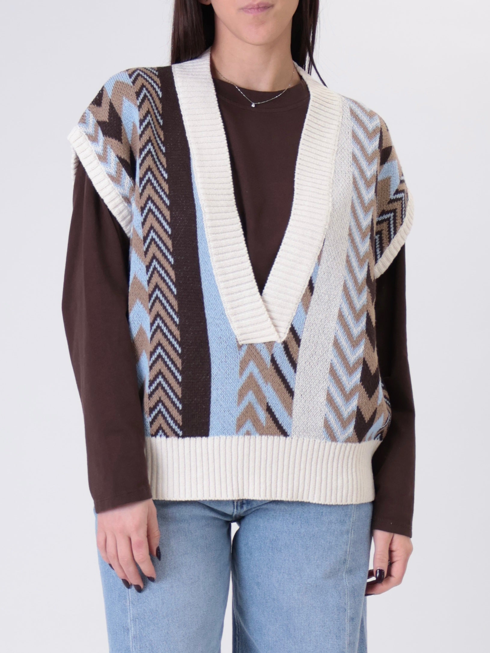 Jacquard V-neck vest dark brown/light blue