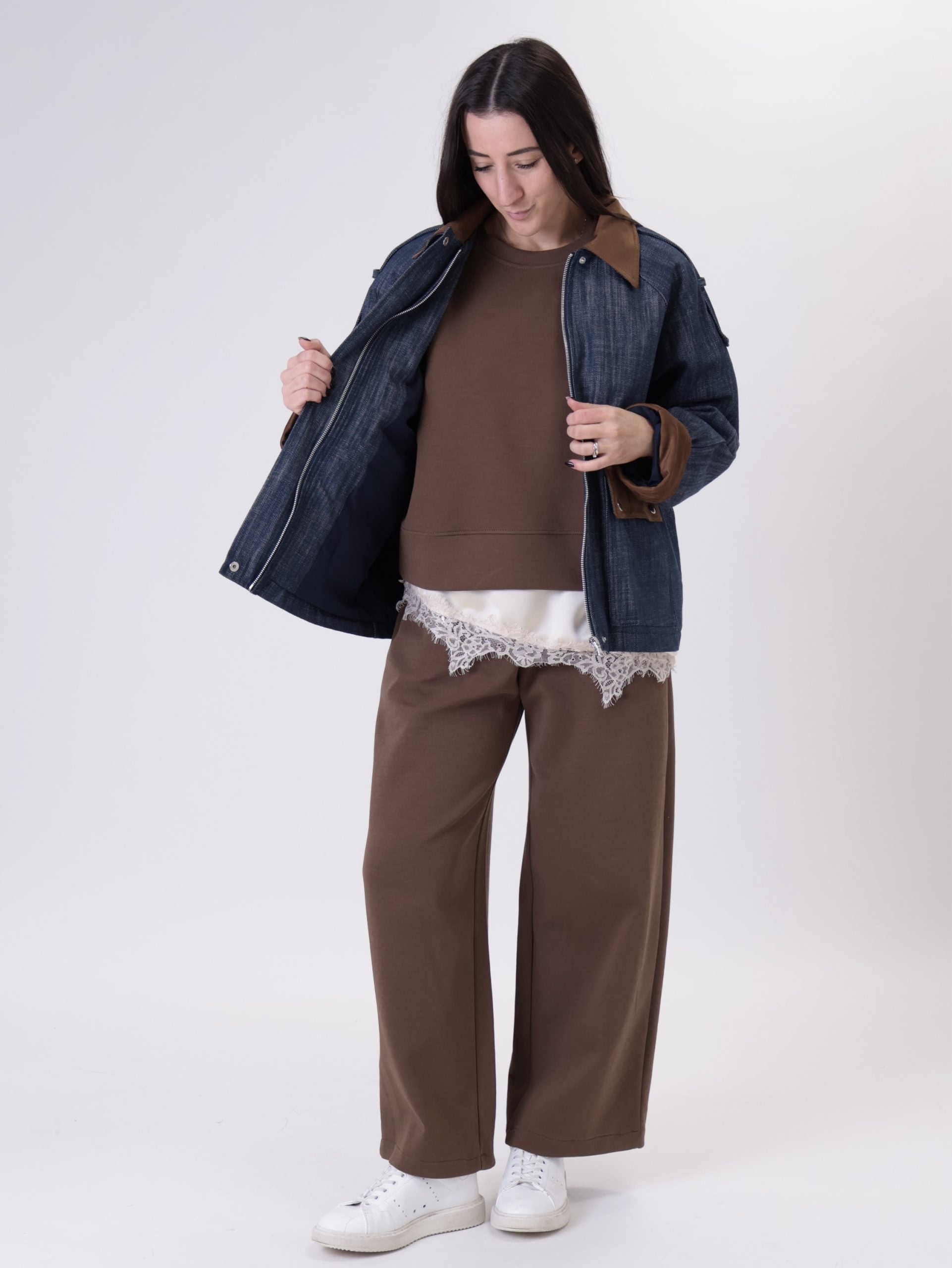Fleece sweatshirt with chocolate lingerie