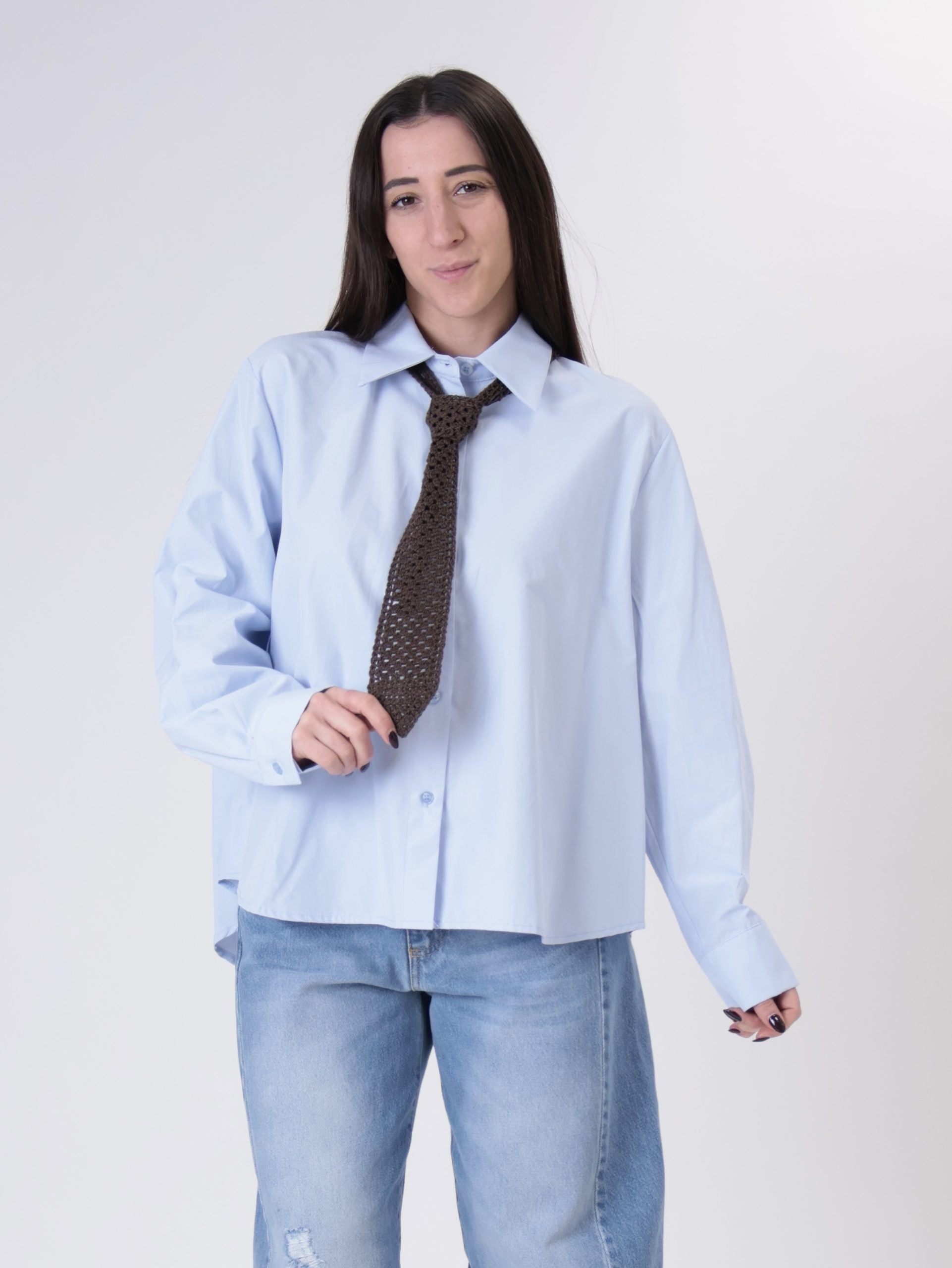 Camicia con cravatta crochet celeste