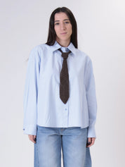 Camicia con cravatta crochet celeste
