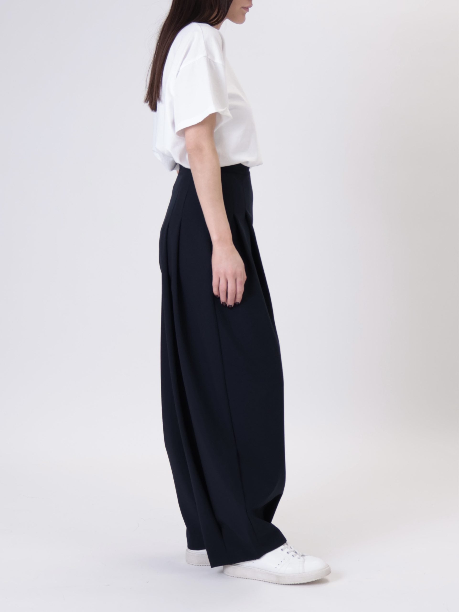 Dark blue pleated trousers