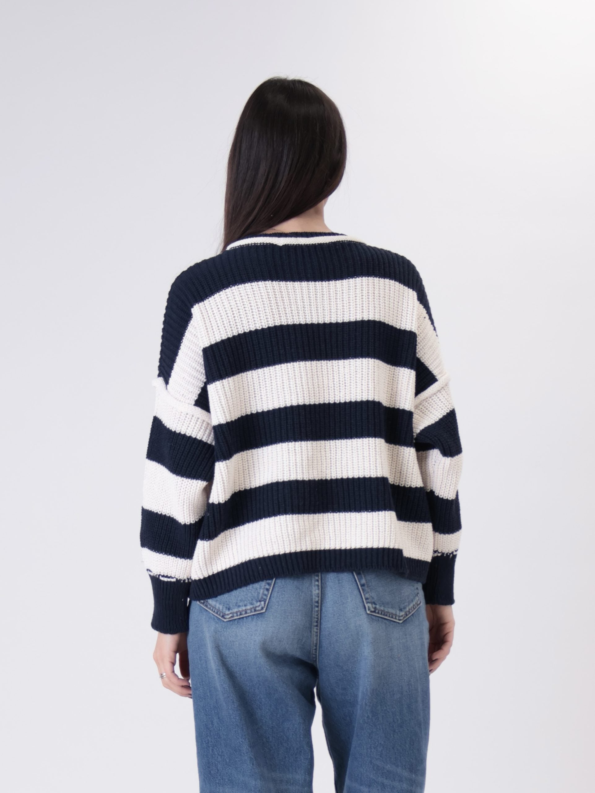 Striped navy/cream pullover