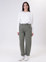 Egg-shaped trousers with rosemary stitching